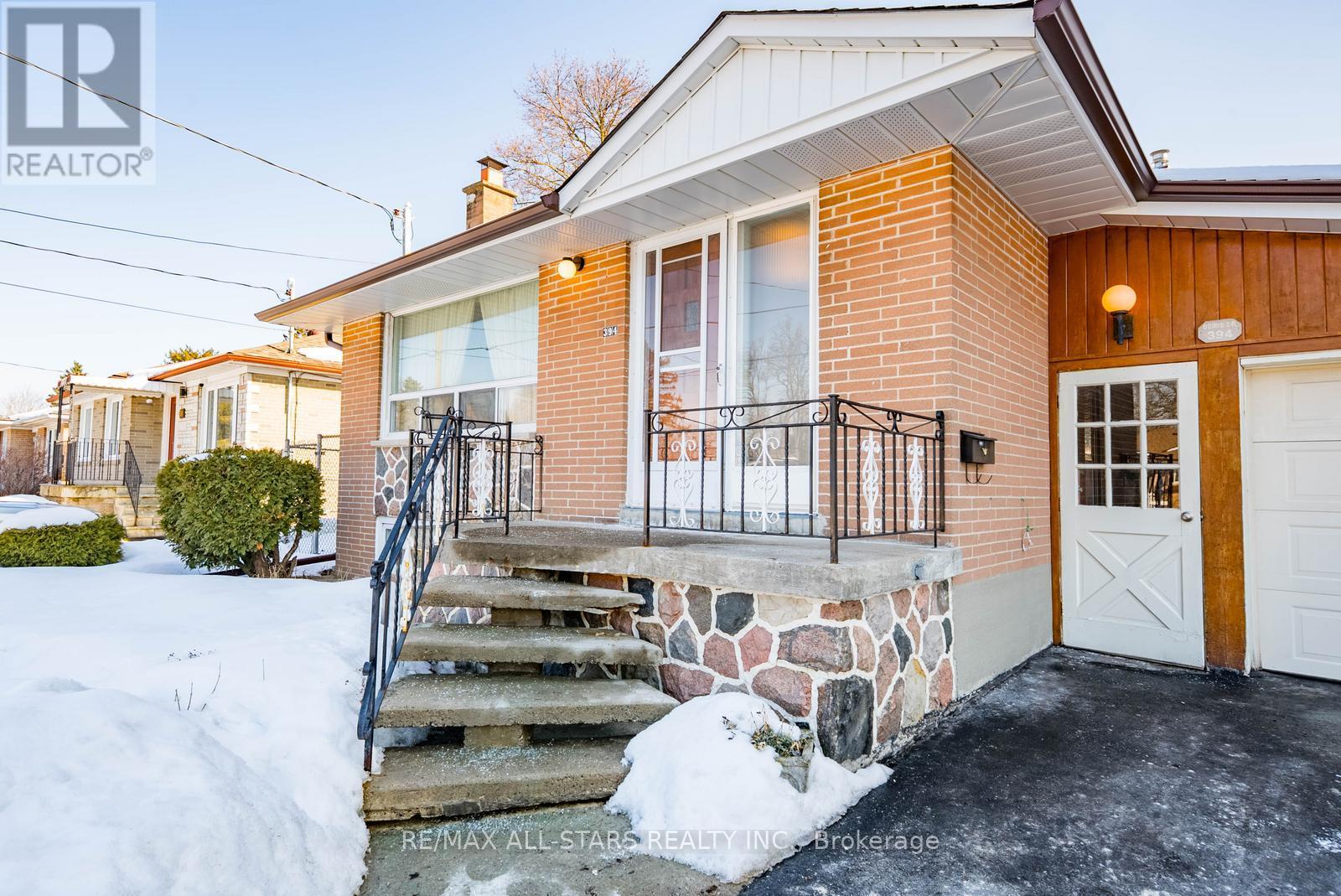 394 Osiris Drive, Richmond Hill (Crosby), Ontario  L4C 2P9 - Photo 3 - N12852542