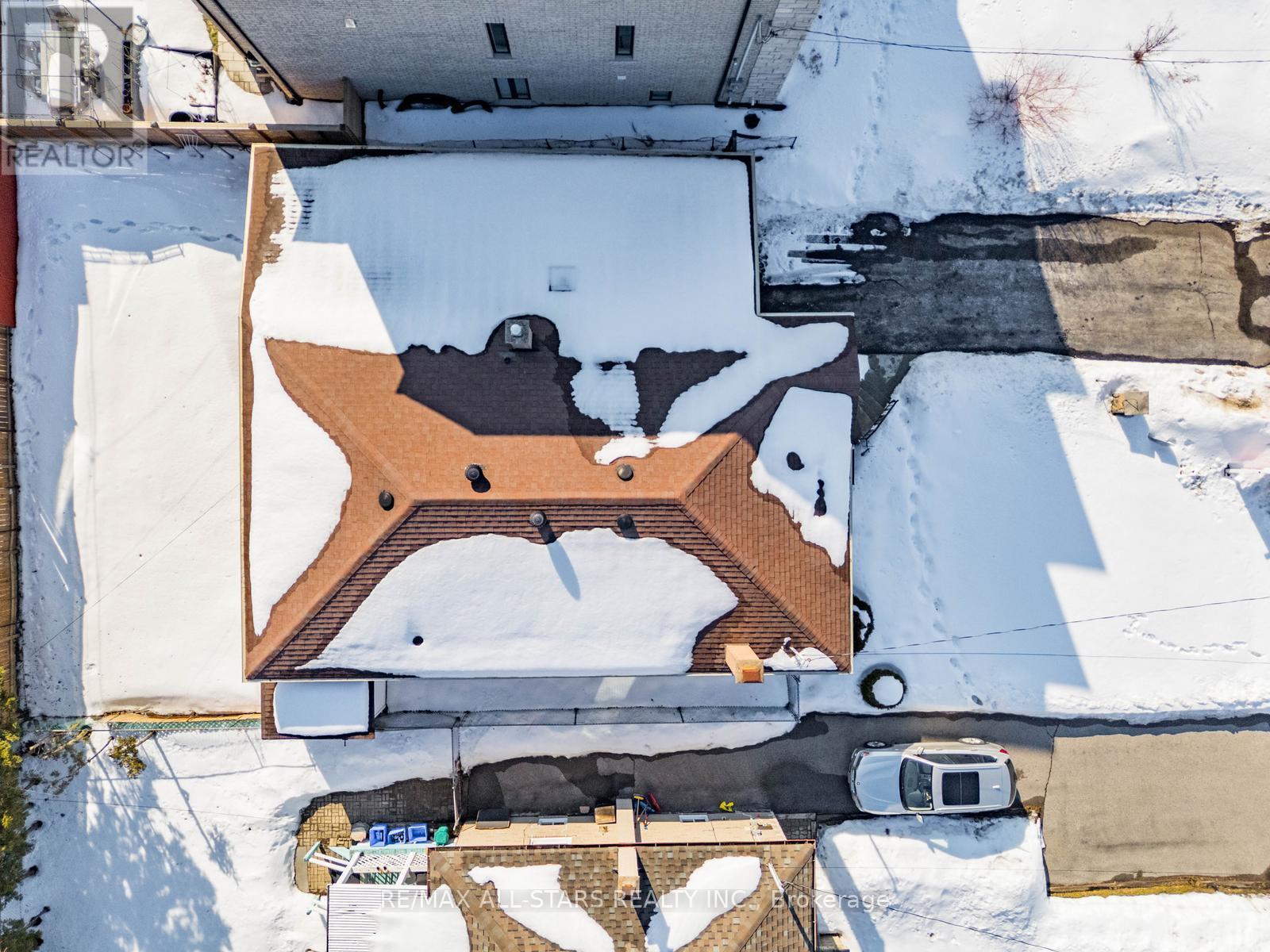 394 Osiris Drive, Richmond Hill (Crosby), Ontario  L4C 2P9 - Photo 47 - N12852542