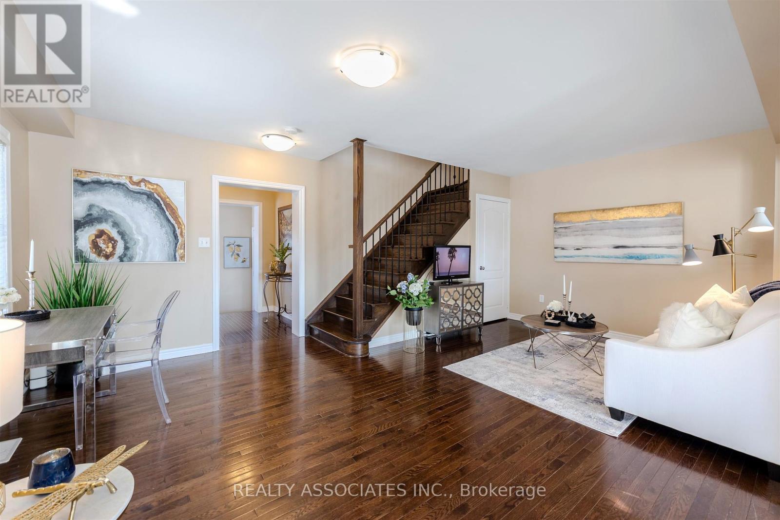 19 Bearings Avenue, Whitchurch-Stouffville (Stouffville), Ontario  L4A 0W6 - Photo 12 - N12852558