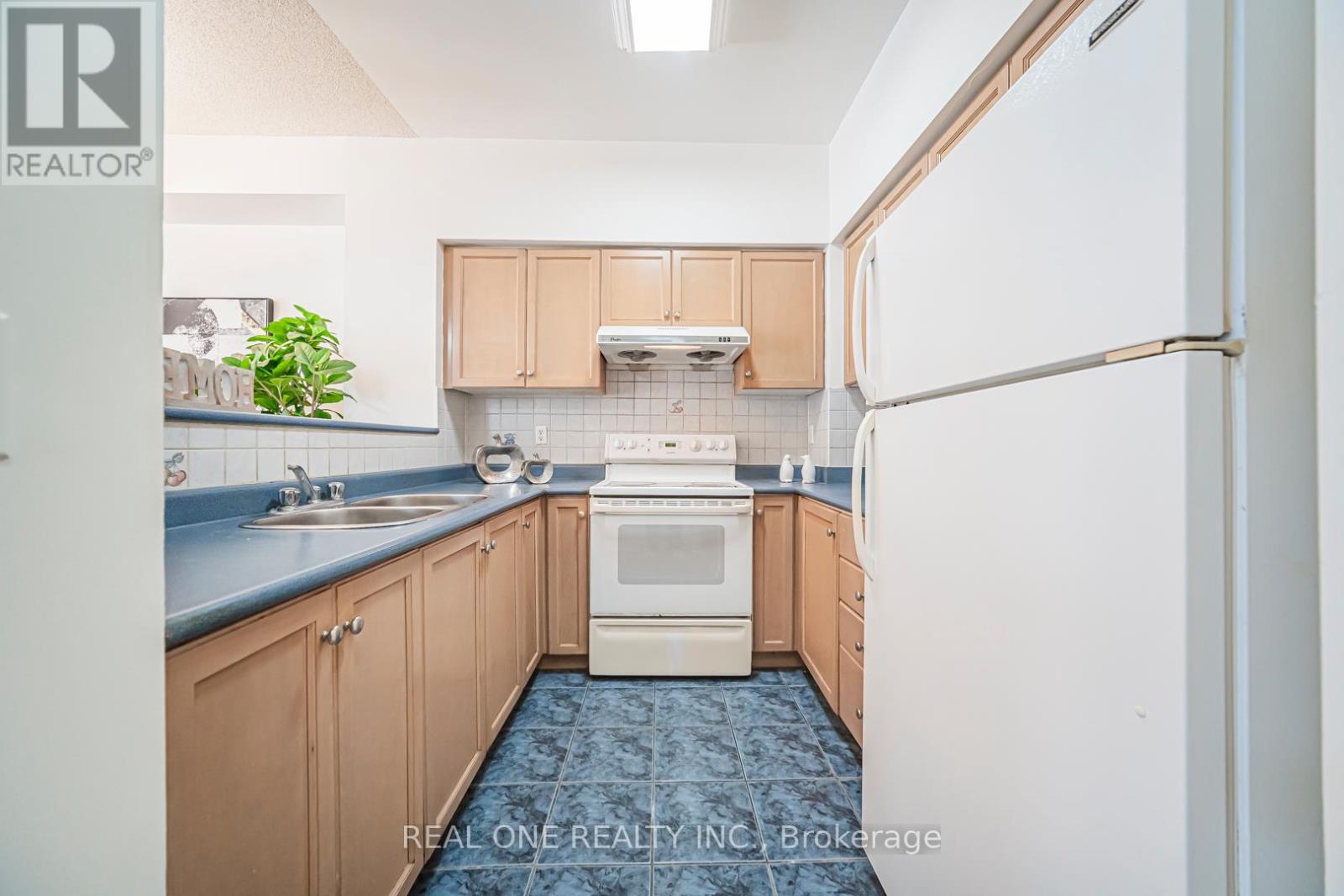 17 - 12 St Moritz Way, Markham (Unionville), Ontario  L3R 4E8 - Photo 12 - N12852580