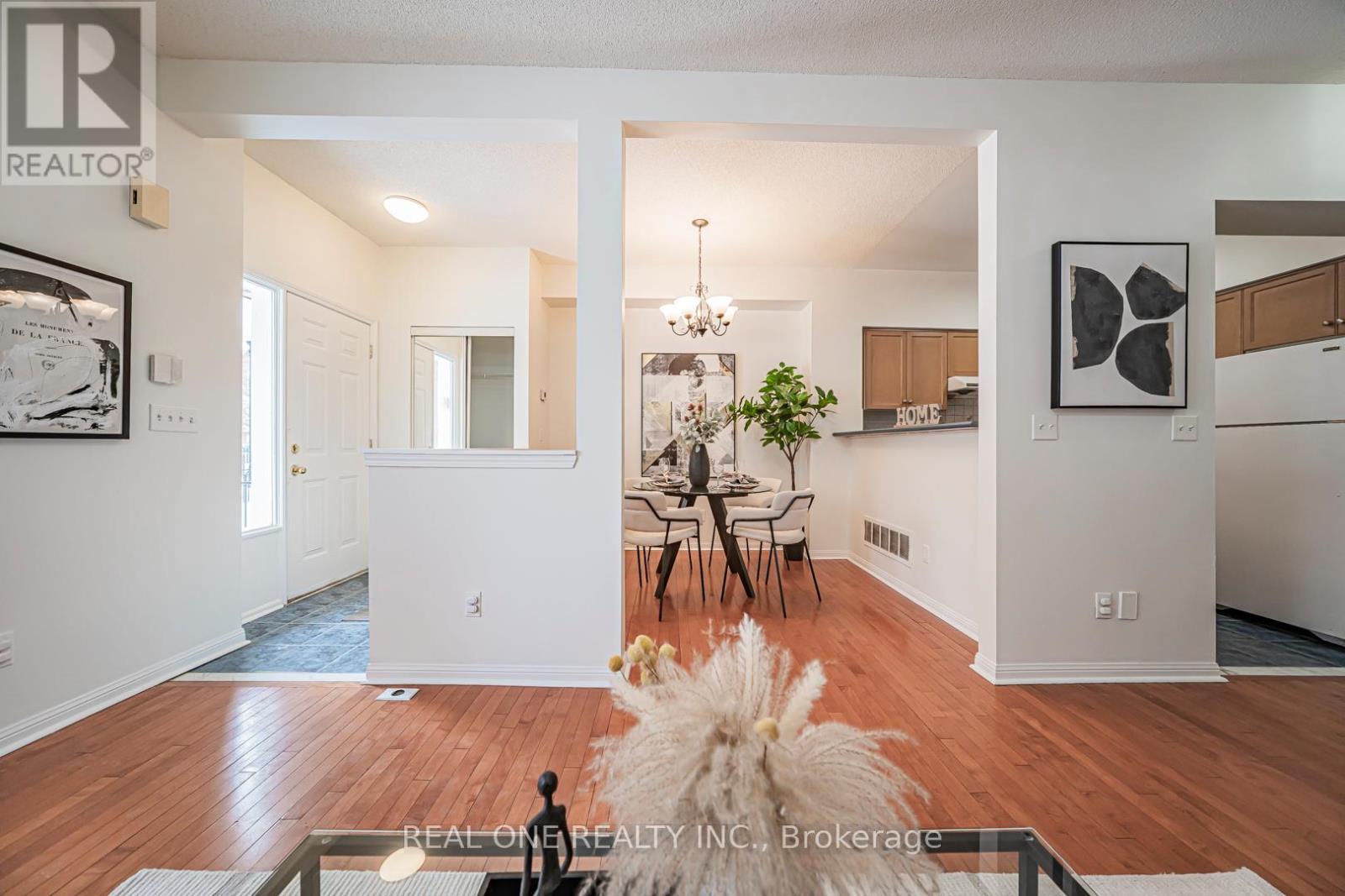 17 - 12 St Moritz Way, Markham (Unionville), Ontario  L3R 4E8 - Photo 8 - N12852580