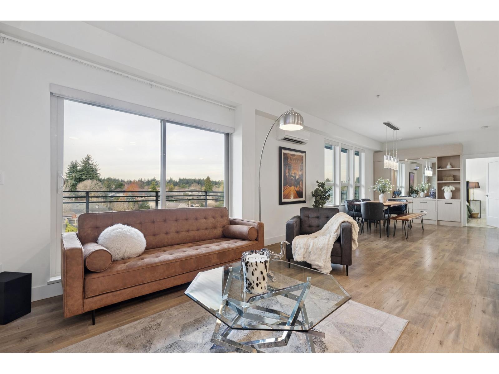 501 14022 NORTH BLUFF ROAD, Surrey, British Columbia