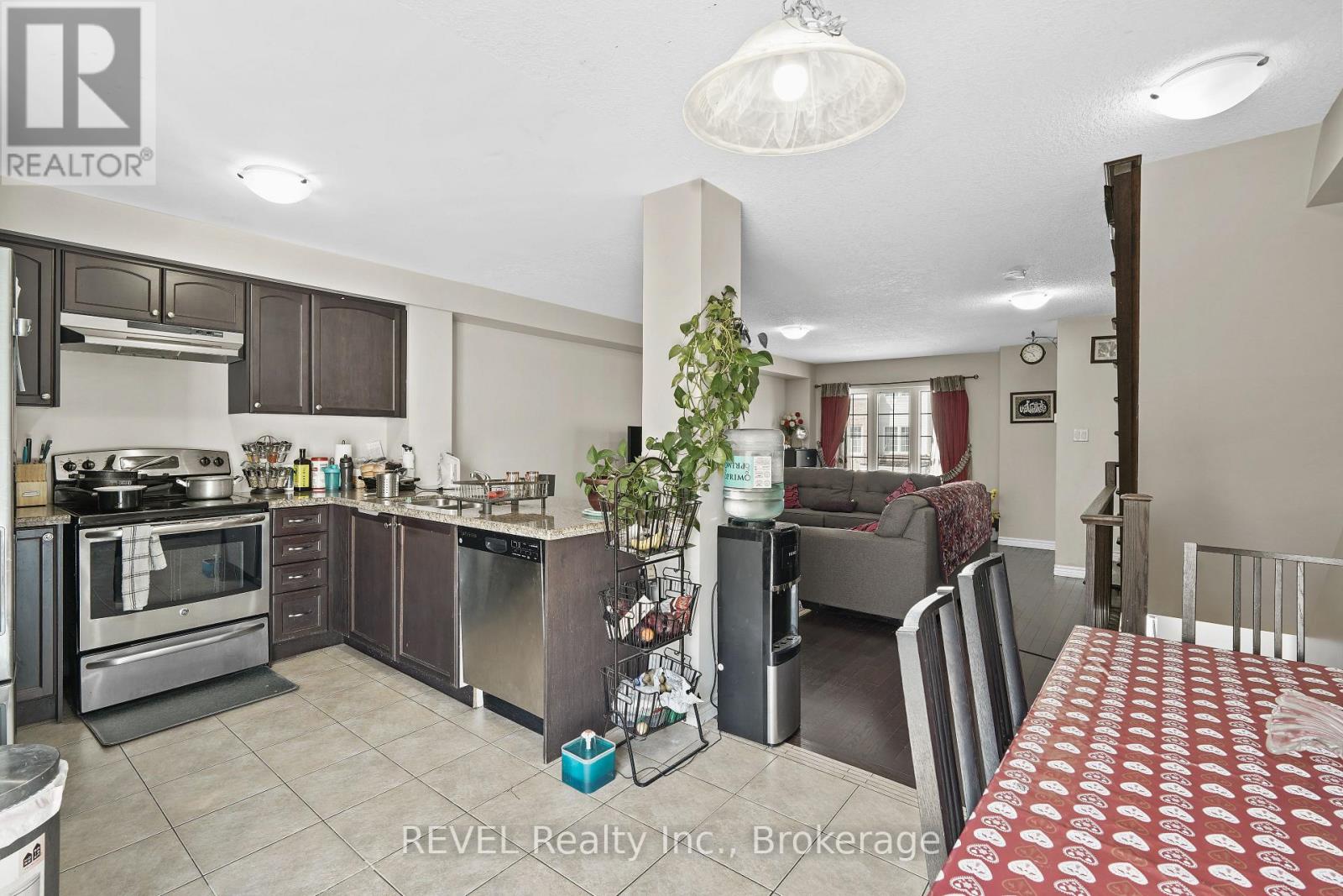 7 Dorchester Terrace, Hamilton (Stoney Creek Mountain), Ontario  L8J 0G4 - Photo 12 - X12852598