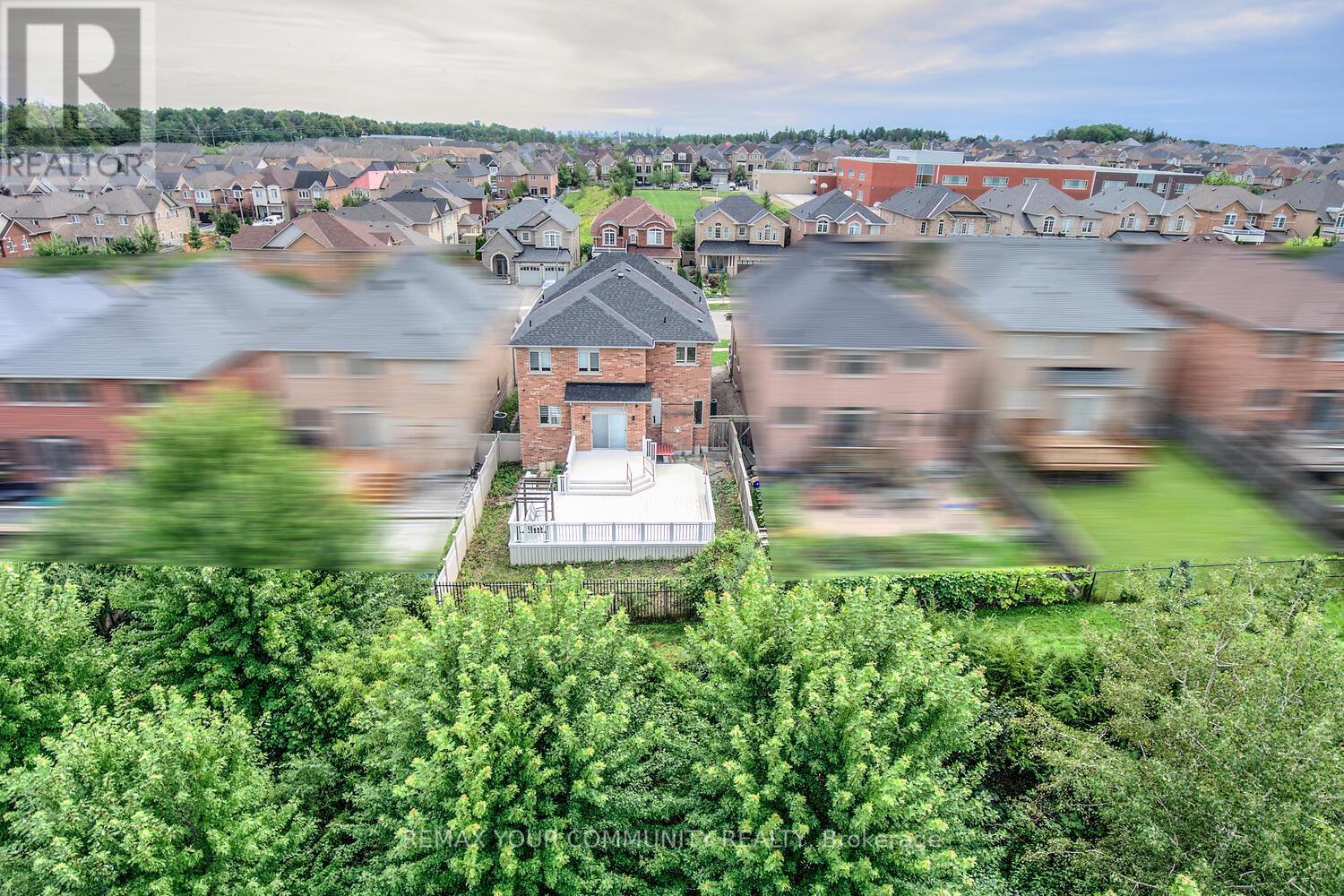 76 Ivy Glen Drive, Vaughan (Patterson), Ontario  L6A 0P2 - Photo 2 - N12852600