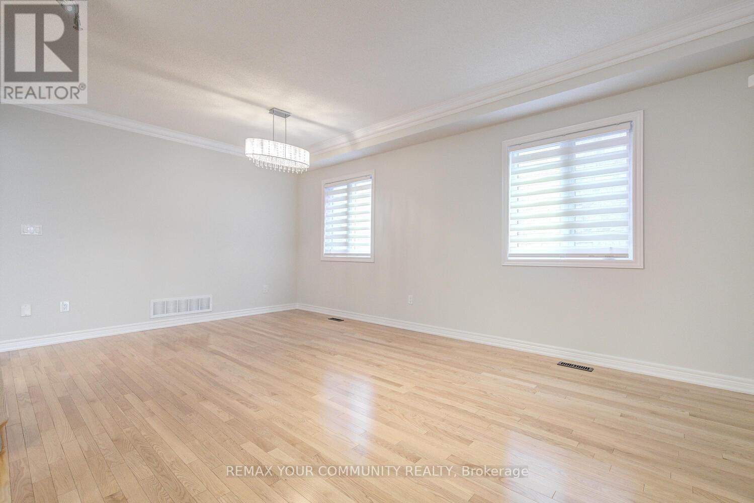 76 Ivy Glen Drive, Vaughan (Patterson), Ontario  L6A 0P2 - Photo 6 - N12852600