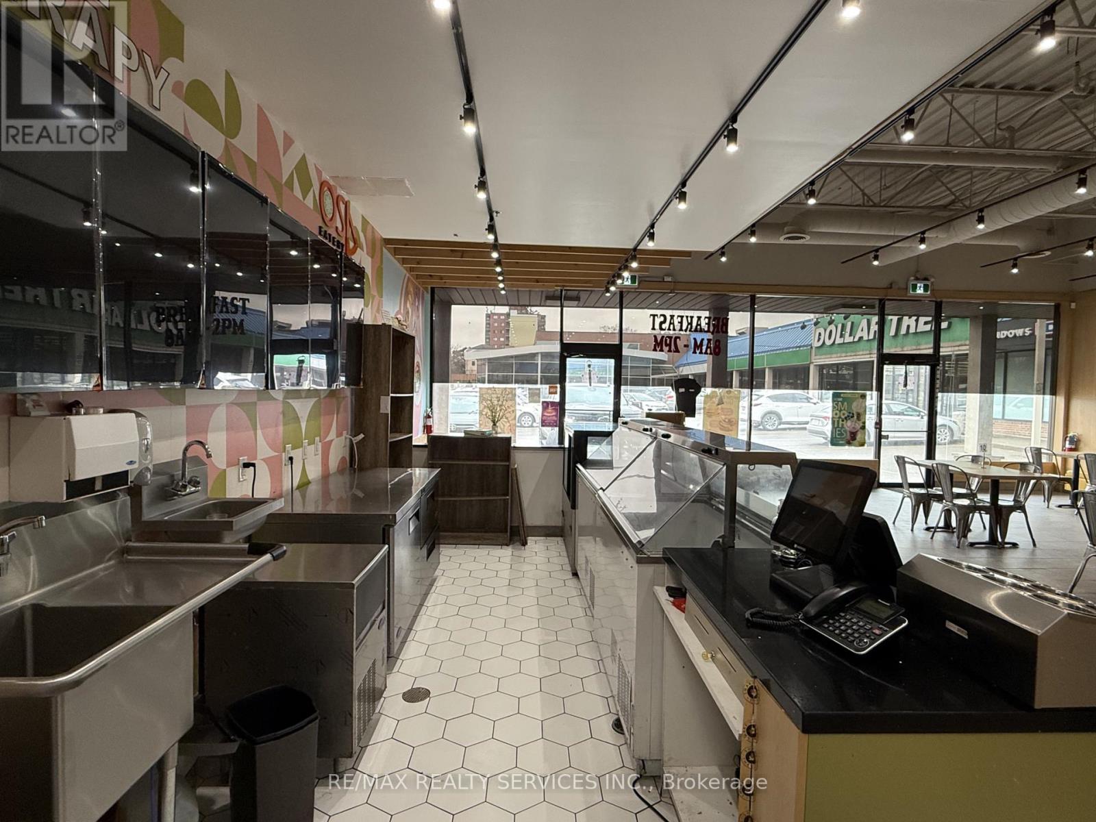 6161 Thorold Stone Road, Niagara Falls (Church's Lane), Ontario  L2J 1A4 - Photo 17 - X12852604