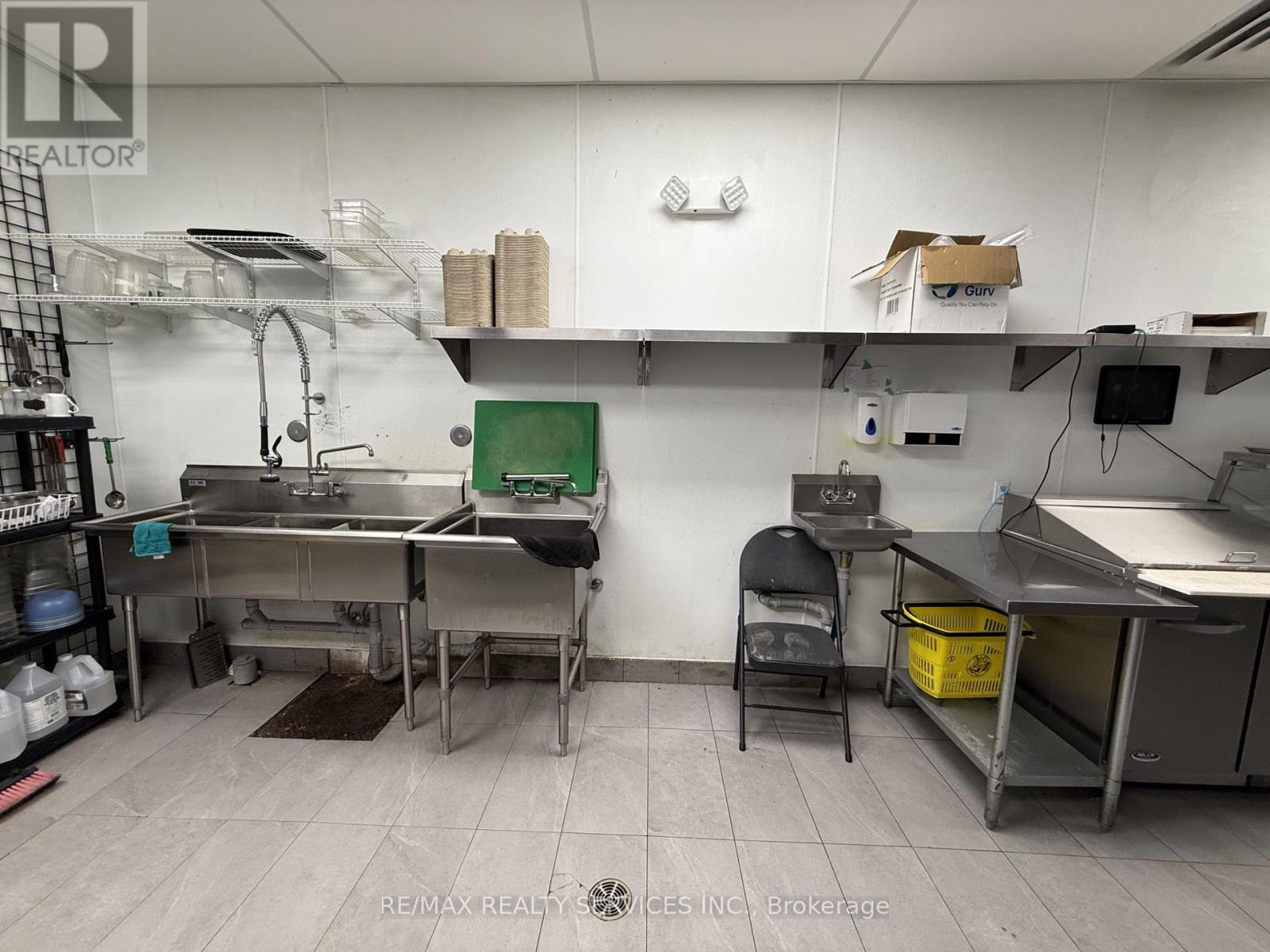 6161 Thorold Stone Road, Niagara Falls (Church's Lane), Ontario  L2J 1A4 - Photo 28 - X12852604