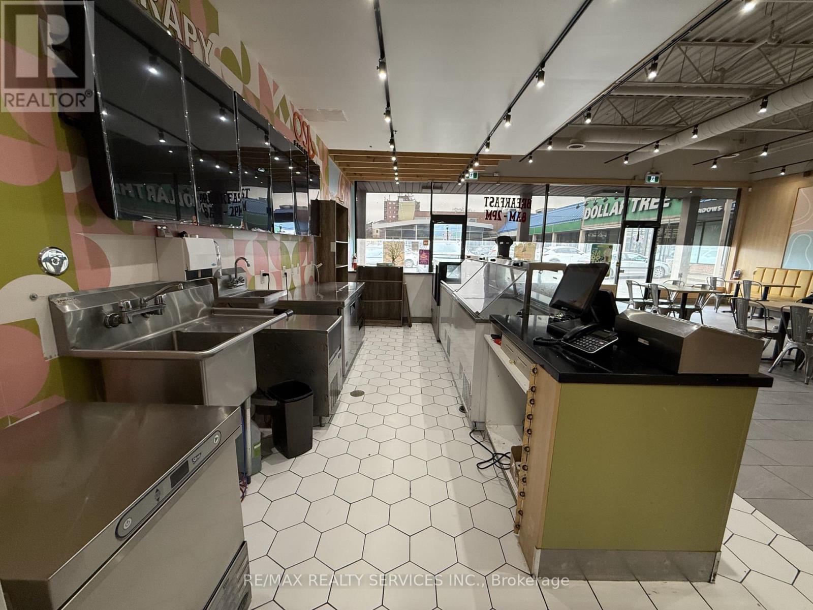 6161 Thorold Stone Road, Niagara Falls (Church's Lane), Ontario  L2J 1A4 - Photo 4 - X12852604