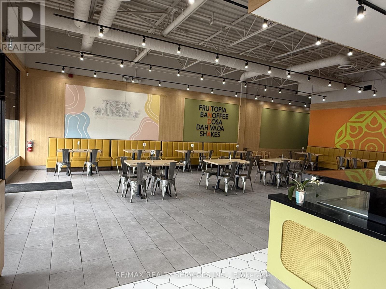 6161 Thorold Stone Road, Niagara Falls (Church's Lane), Ontario  L2J 1A4 - Photo 7 - X12852604