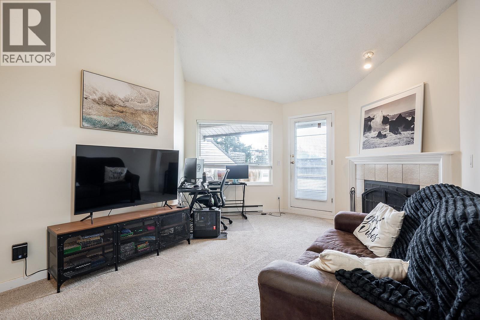 305 11726 225th Street, Maple Ridge, British Columbia  V2X 6E4 - Photo 2 - R3096238