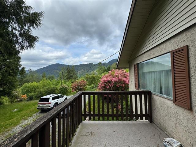 12408 Seux Road, Mission, British Columbia  V2V 4J1 - Photo 4 - R3096792