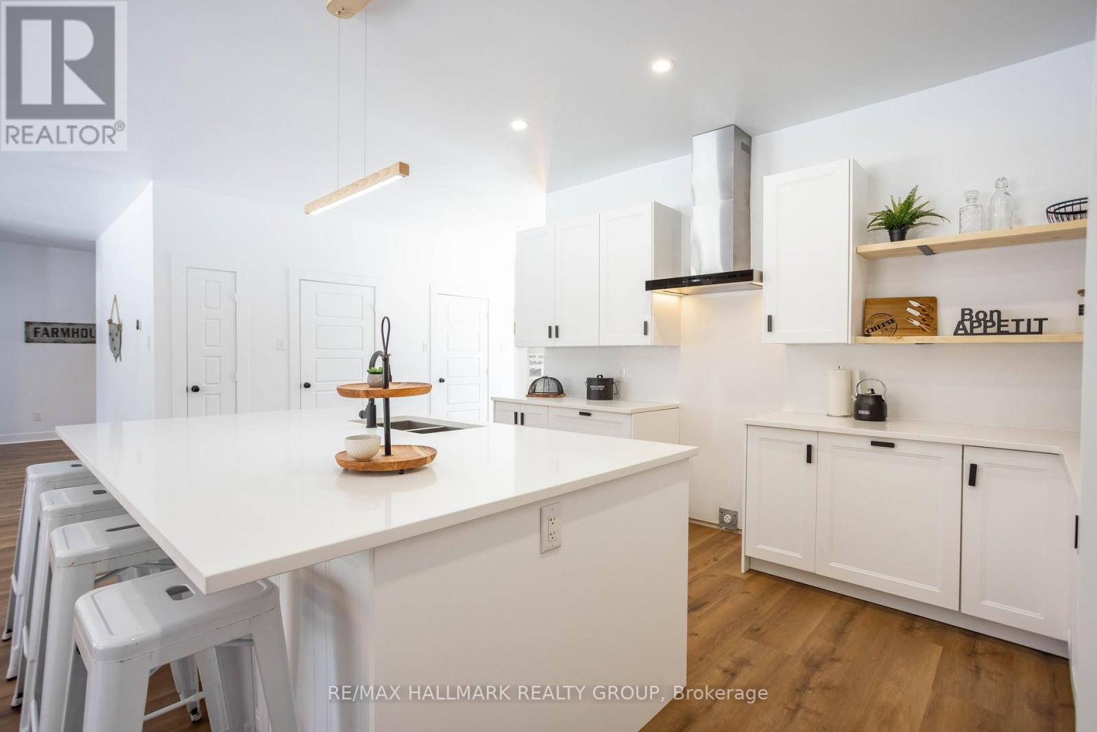 3244 PichÉ Road, The Nation, Ontario  K0A 1M0 - Photo 19 - X12852632