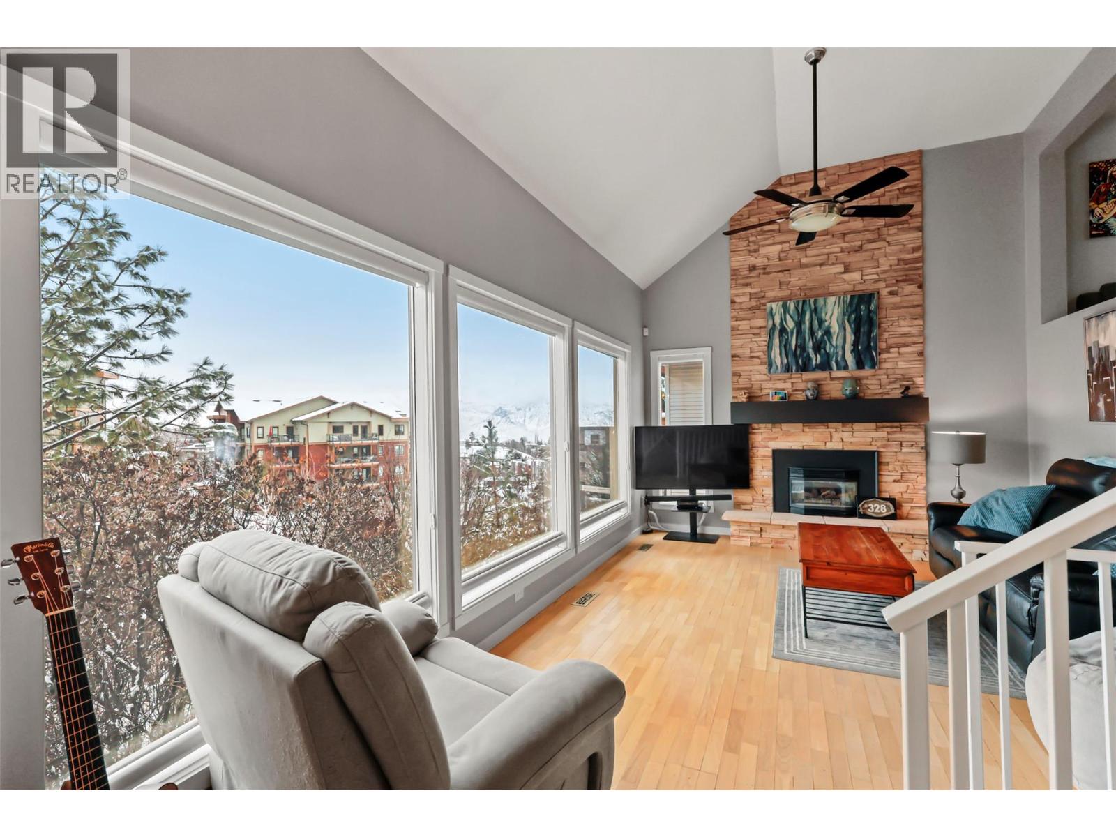 328 Whiteshield Crescent, Kamloops, British Columbia  V2E 1G3 - Photo 6 - 10370769