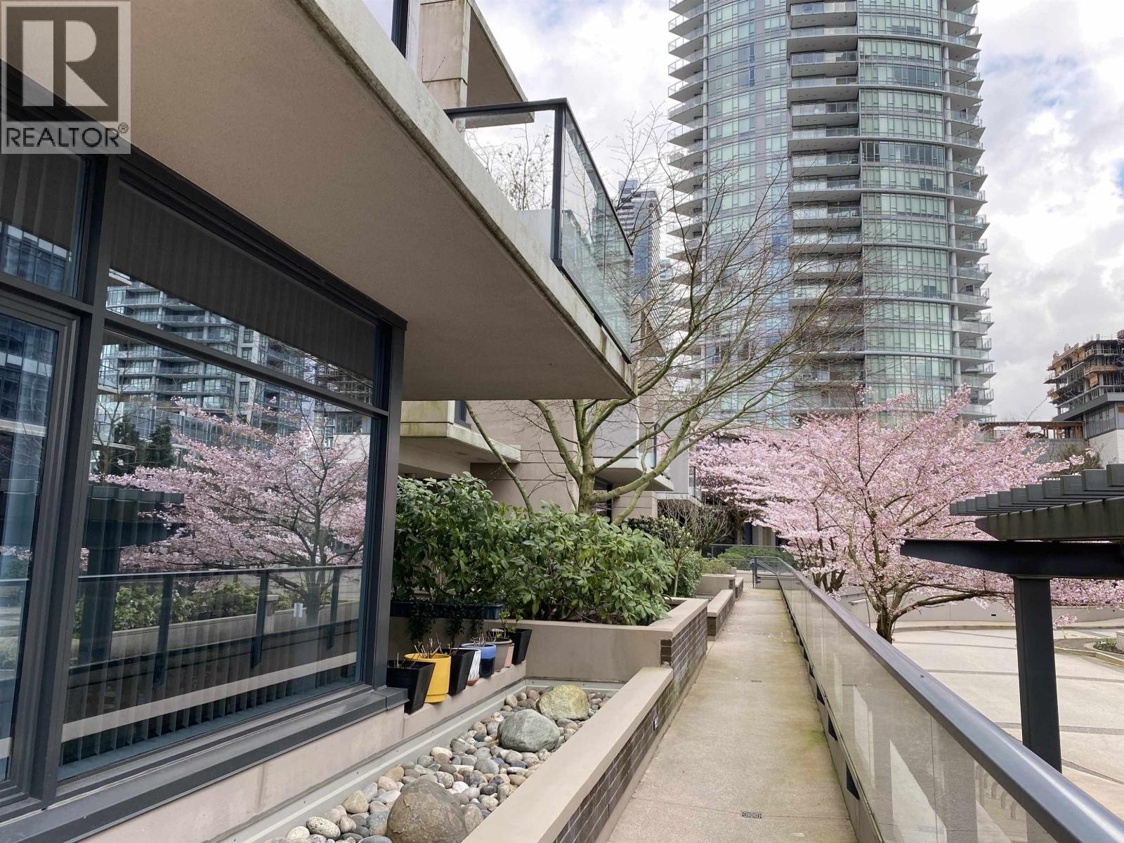 Th2 2077 Rosser Avenue, Burnaby, British Columbia  V5C 0G6 - Photo 30 - R3094936