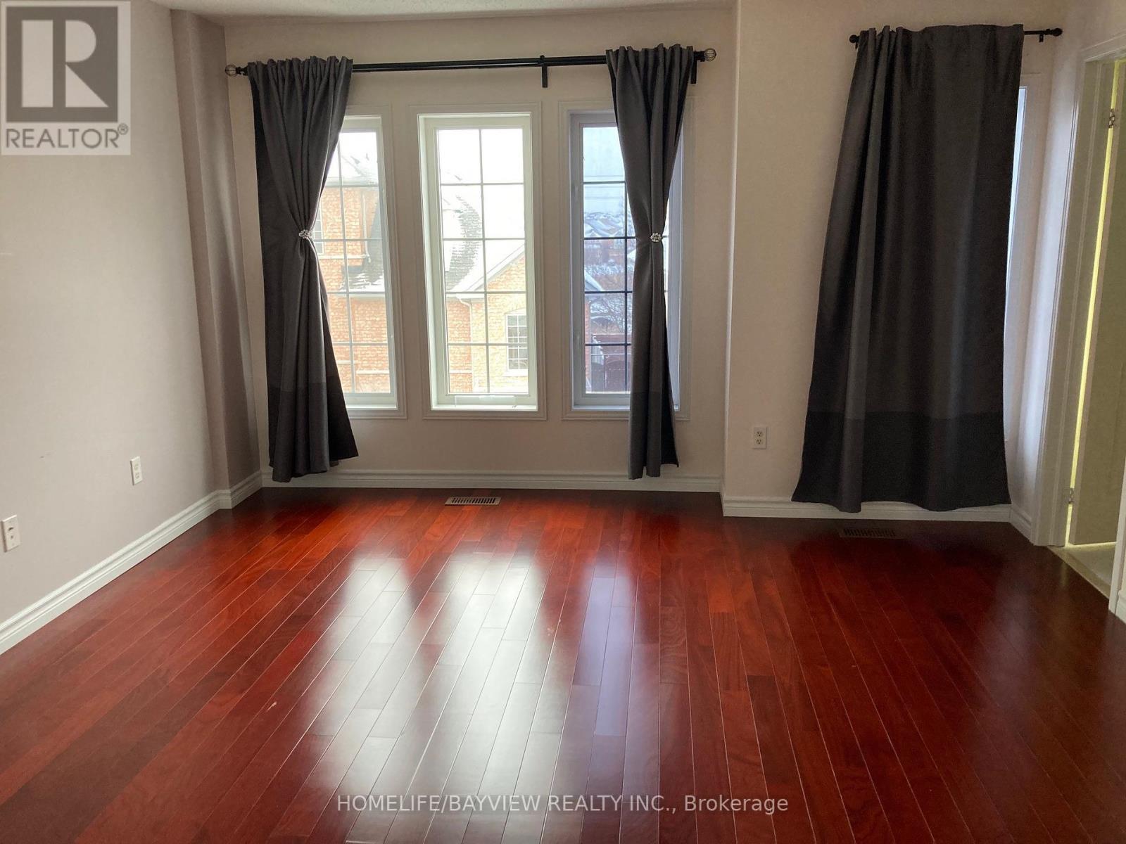 38 Warrington Way, Markham, Ontario  L6C 0B8 - Photo 5 - N12852630