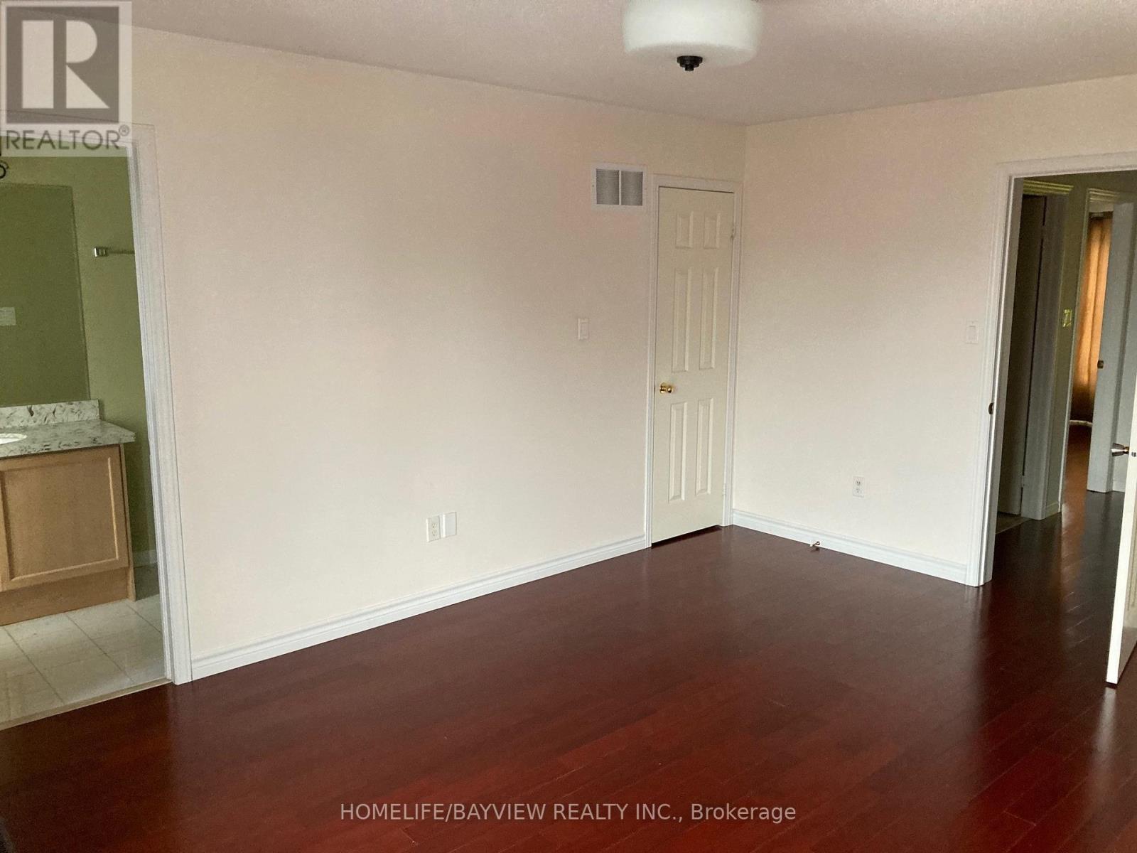 38 Warrington Way, Markham, Ontario  L6C 0B8 - Photo 6 - N12852630