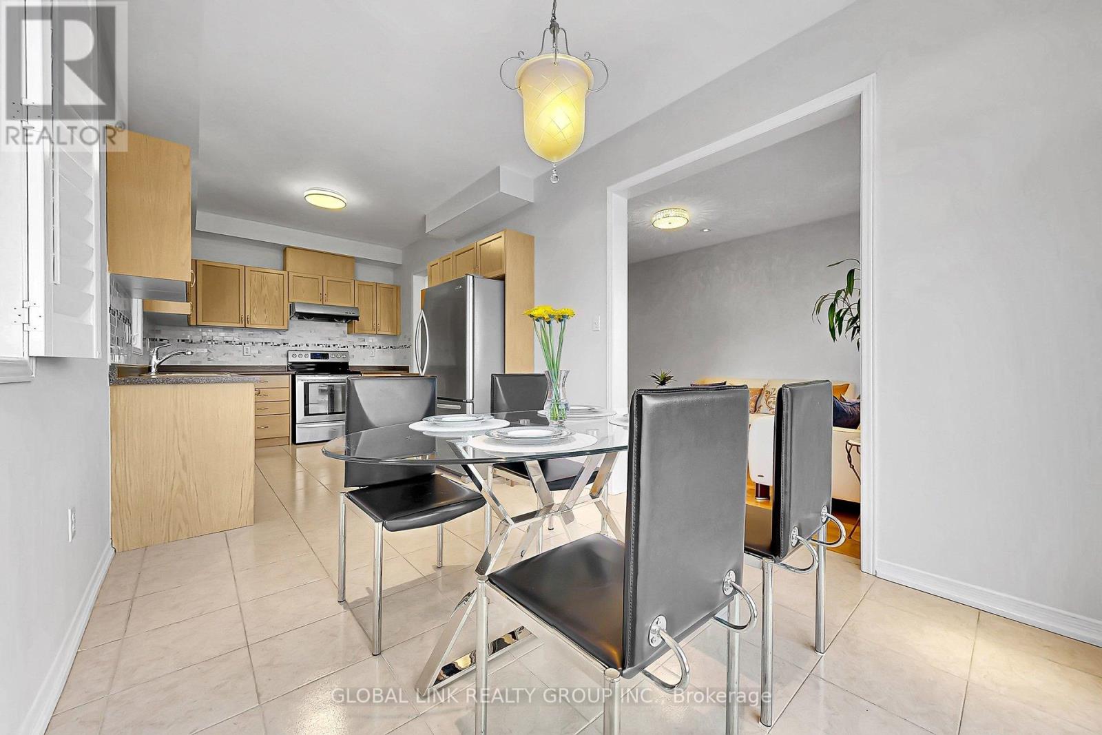 98 Wilf Morden Road, Whitchurch-Stouffville, Ontario  L4A 0K1 - Photo 13 - N12852638