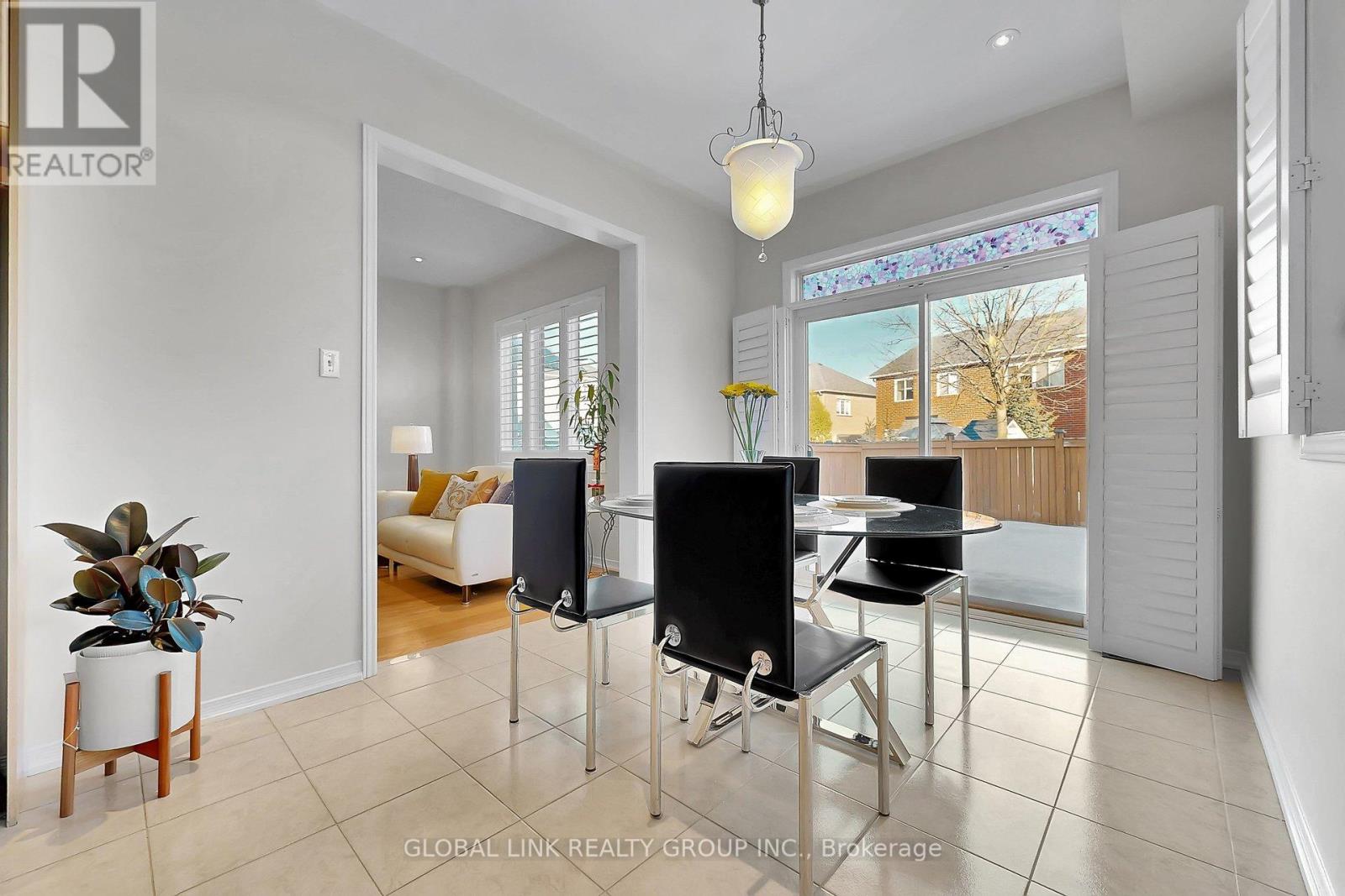 98 Wilf Morden Road, Whitchurch-Stouffville, Ontario  L4A 0K1 - Photo 14 - N12852638