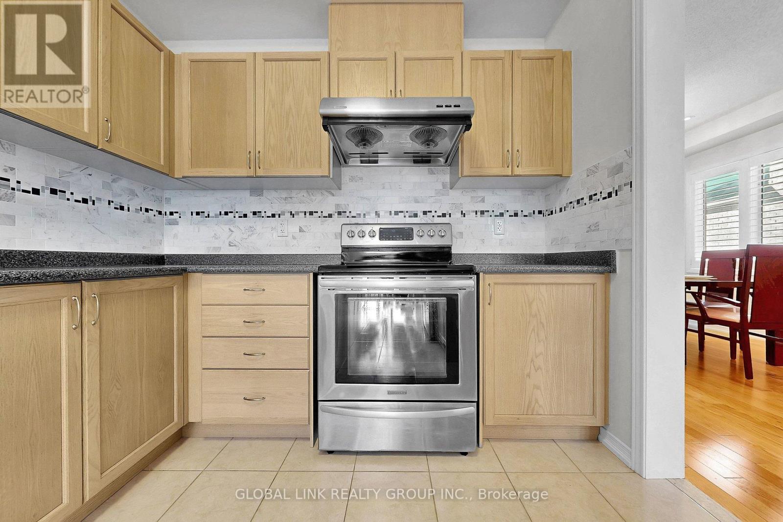 98 Wilf Morden Road, Whitchurch-Stouffville, Ontario  L4A 0K1 - Photo 18 - N12852638