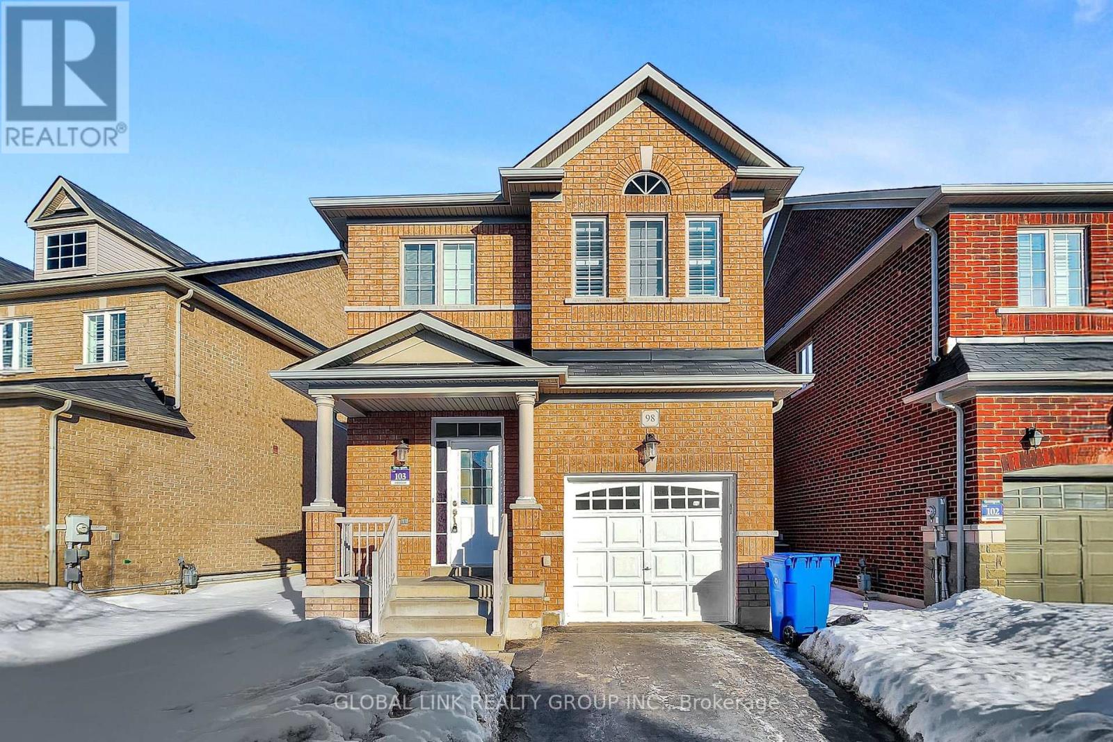 98 Wilf Morden Road, Whitchurch-Stouffville, Ontario  L4A 0K1 - Photo 2 - N12852638