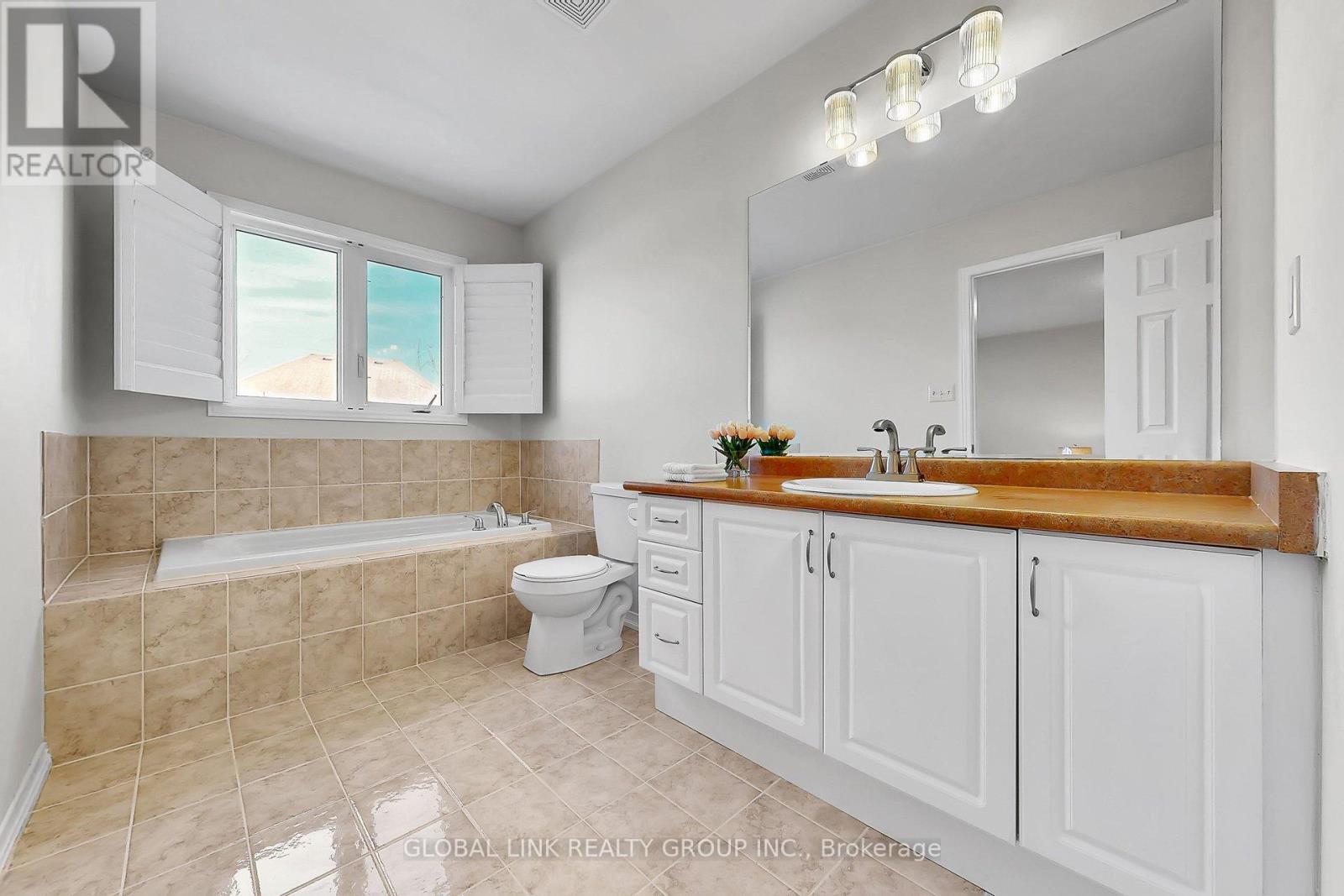 98 Wilf Morden Road, Whitchurch-Stouffville, Ontario  L4A 0K1 - Photo 36 - N12852638