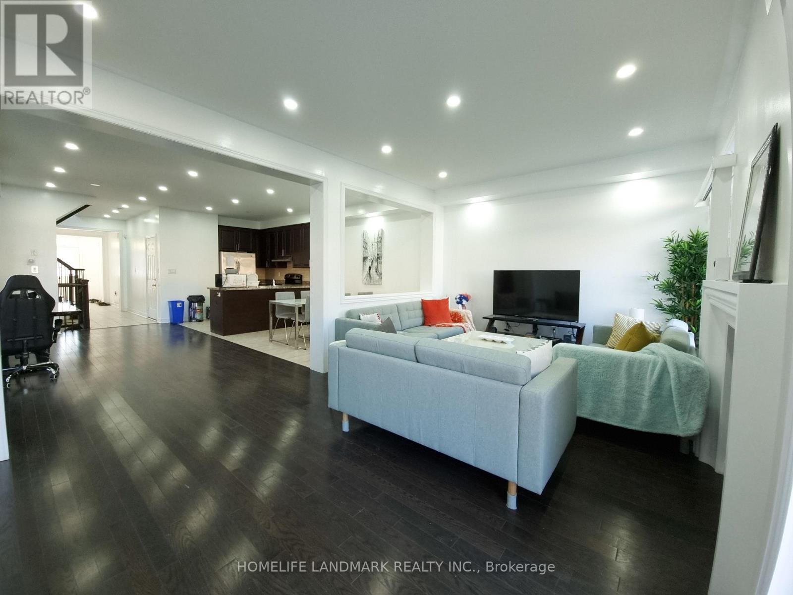 63 Lorenzo Circle, Brampton, Ontario  L6R 3N4 - Photo 5 - W12852626