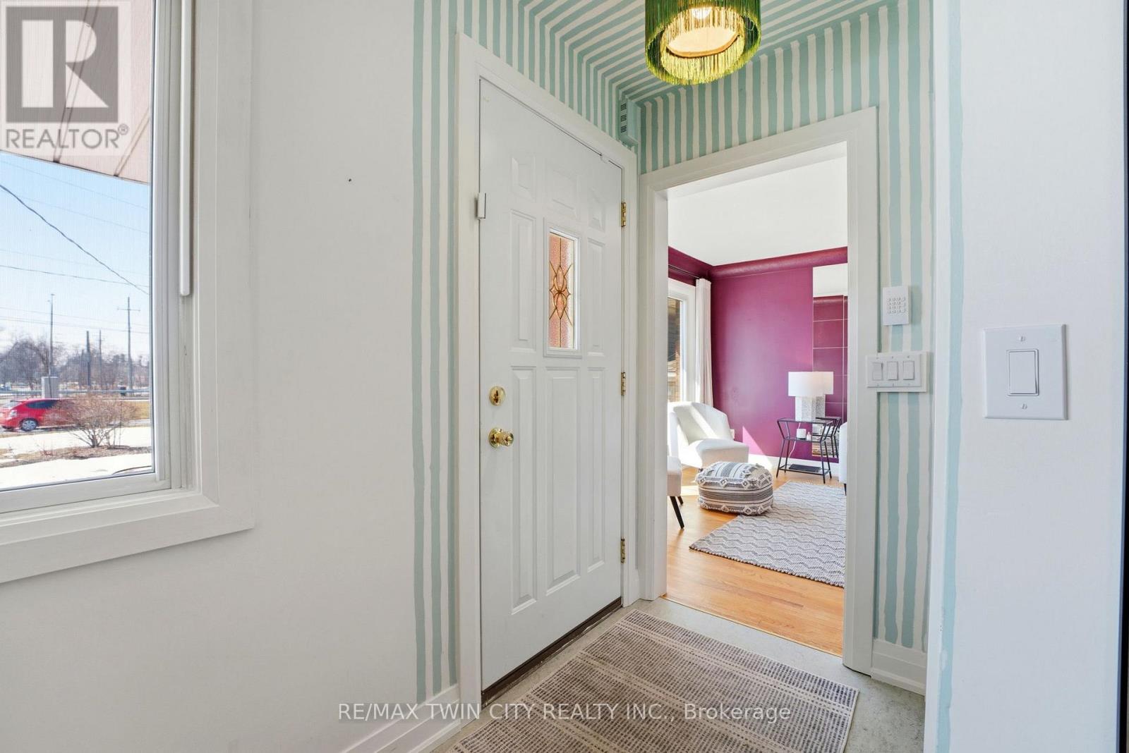 341 Terrace Hill Street, Brantford, Ontario  N3R 1H6 - Photo 4 - X12852622