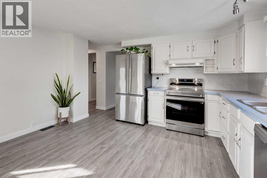 959 Bracewood Rise Sw, Calgary, Alberta  T5W 3E8 - Photo 9 - A2289112