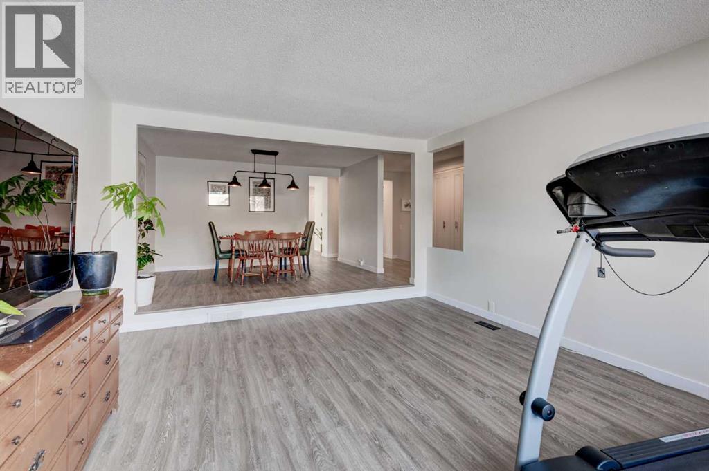 959 Bracewood Rise Sw, Calgary, Alberta  T5W 3E8 - Photo 12 - A2289112