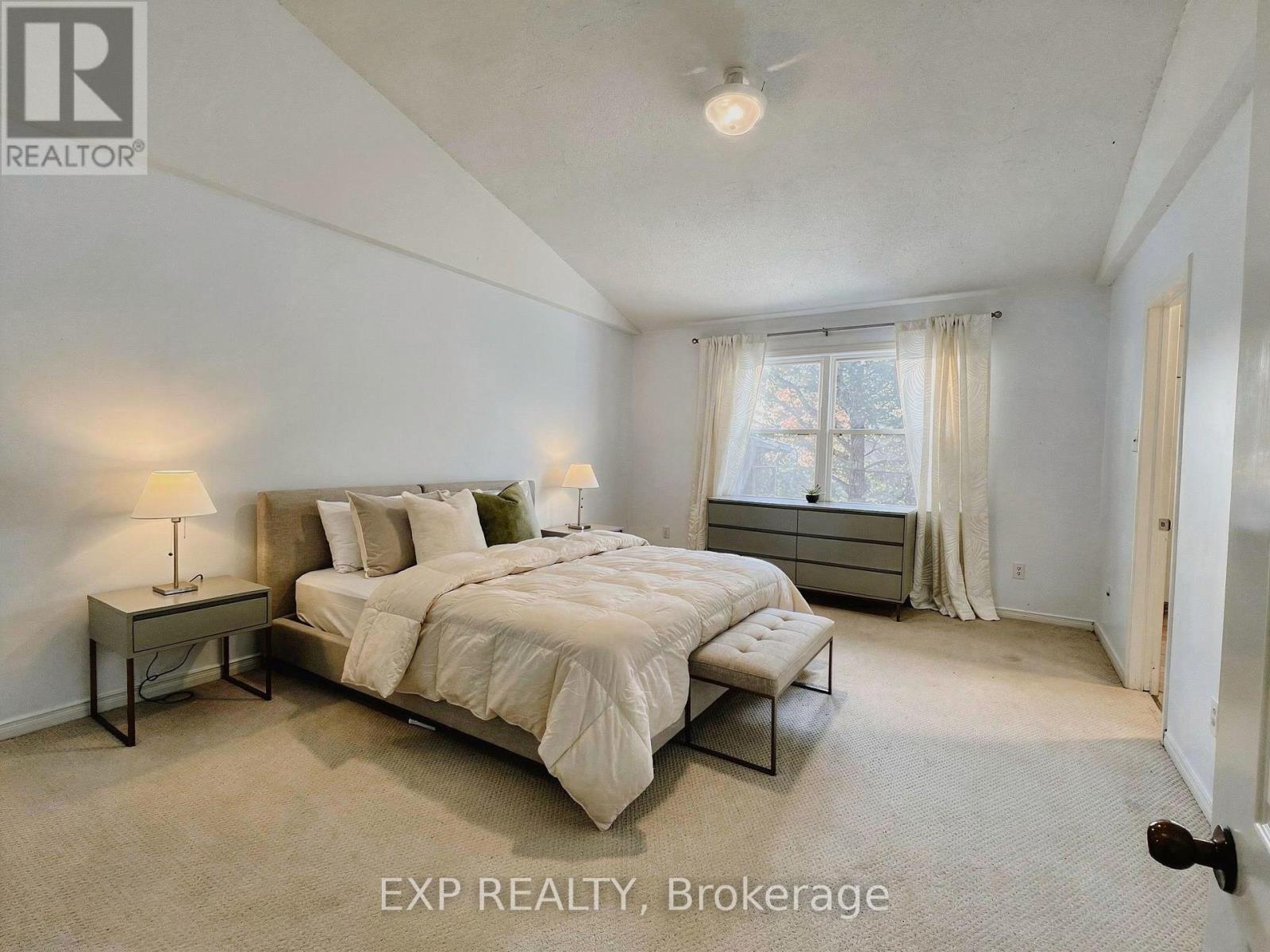 375 Rolling Meadow Crescent, Ottawa, Ontario  K1W 0A9 - Photo 10 - X12852662