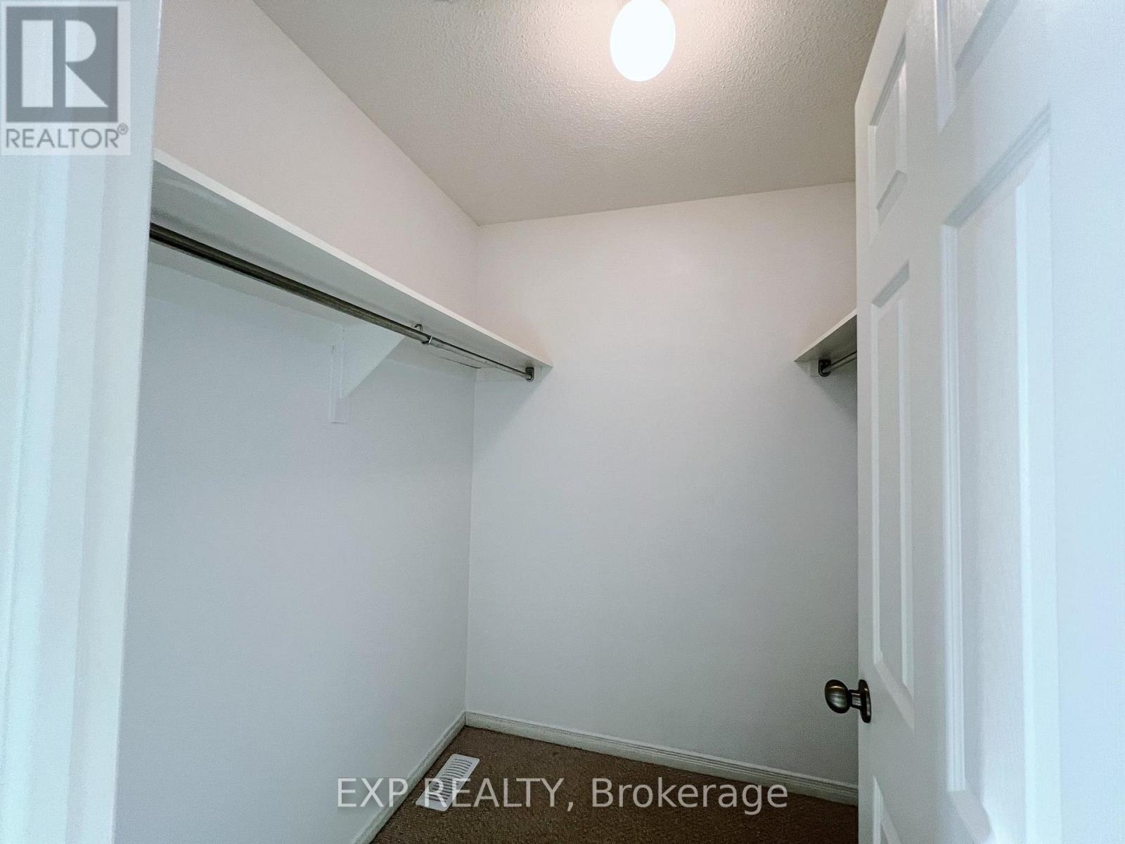 375 Rolling Meadow Crescent, Ottawa, Ontario  K1W 0A9 - Photo 12 - X12852662