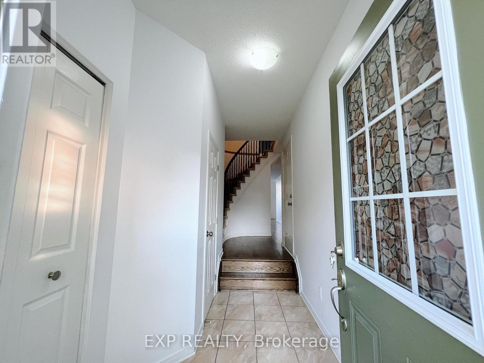 375 Rolling Meadow Crescent, Ottawa, Ontario  K1W 0A9 - Photo 2 - X12852662