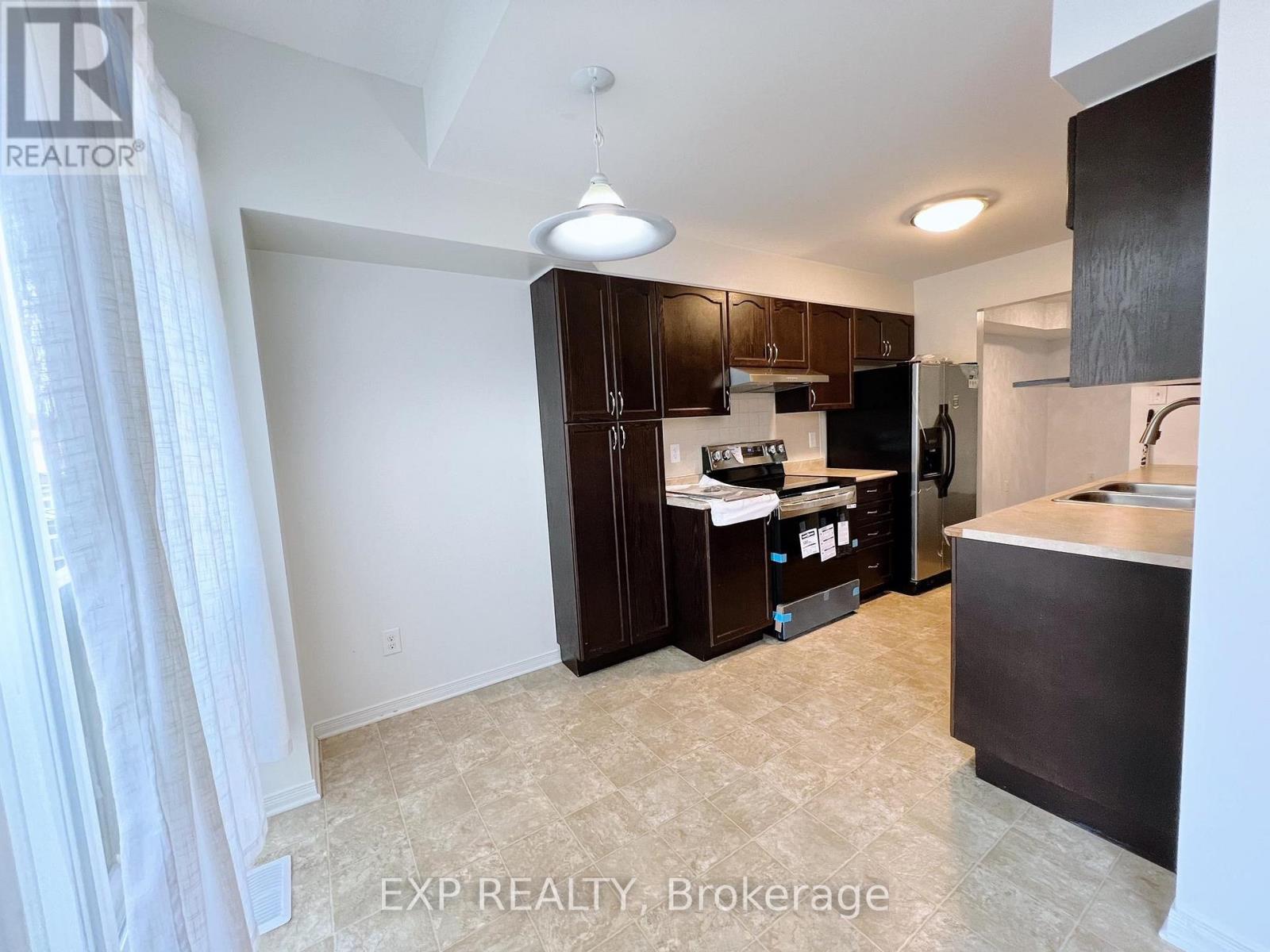 375 Rolling Meadow Crescent, Ottawa, Ontario  K1W 0A9 - Photo 7 - X12852662