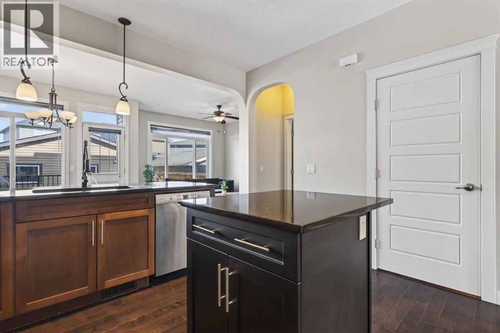 999 Evanston Drive Nw, Calgary, Alberta  T3P 0K9 - Photo 11 - A2289833