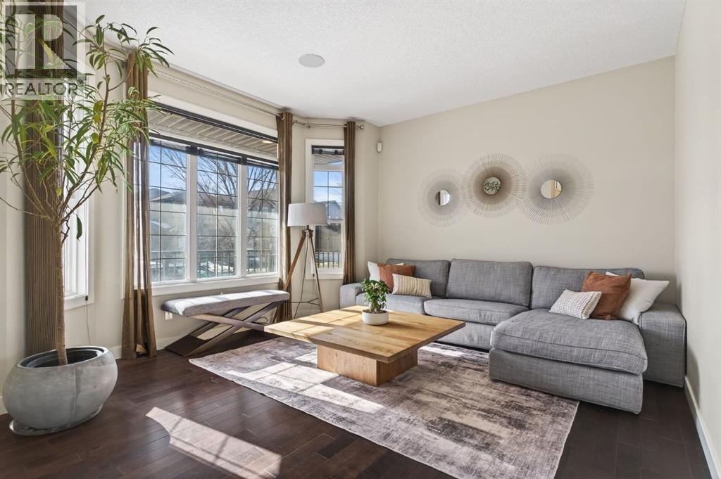 999 Evanston Drive Nw, Calgary, Alberta  T3P 0K9 - Photo 4 - A2289833