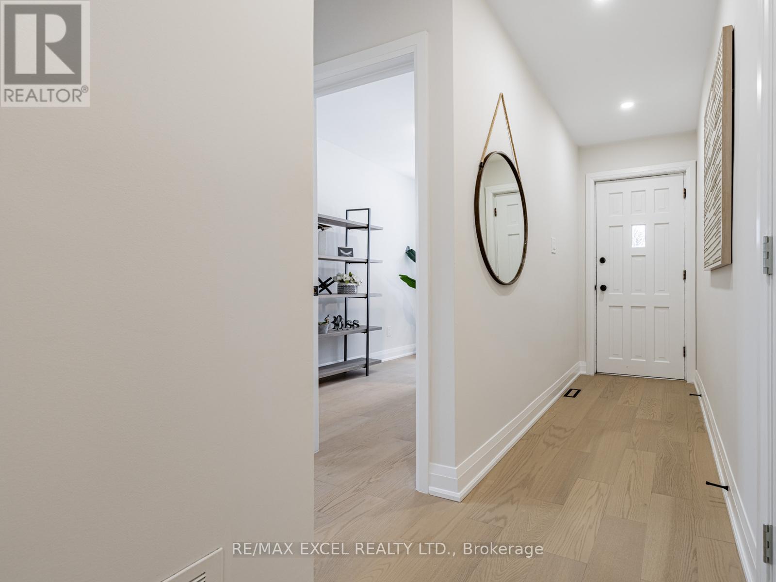 69 Baroness Crescent, Toronto, Ontario  M2J 3K4 - Photo 2 - C12852680