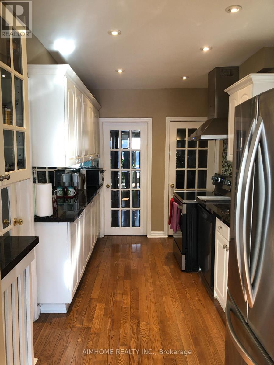 268 Jedburgh Road, Toronto, Ontario  M5M 3K4 - Photo 17 - C12852700