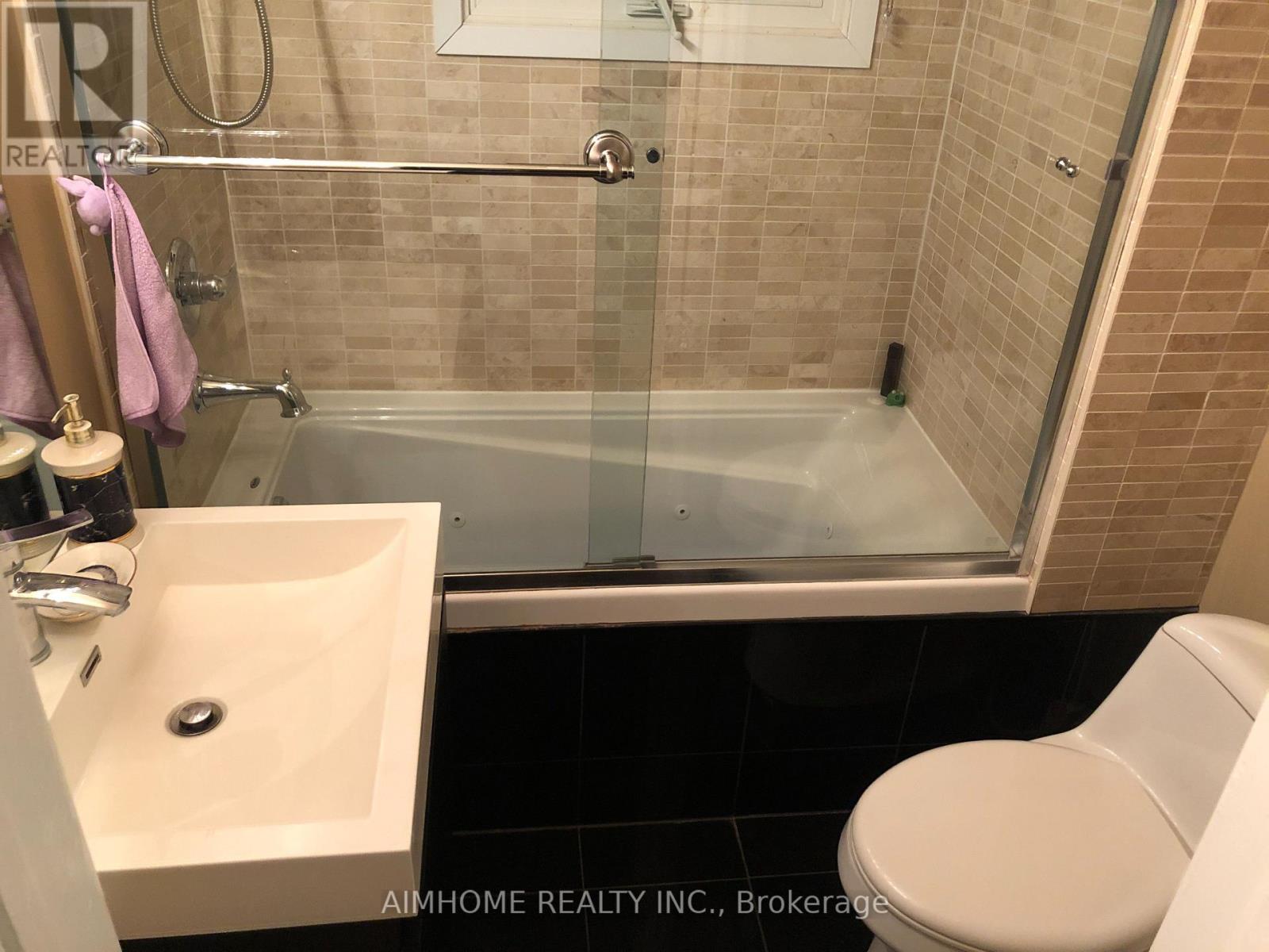 268 Jedburgh Road, Toronto, Ontario  M5M 3K4 - Photo 31 - C12852700