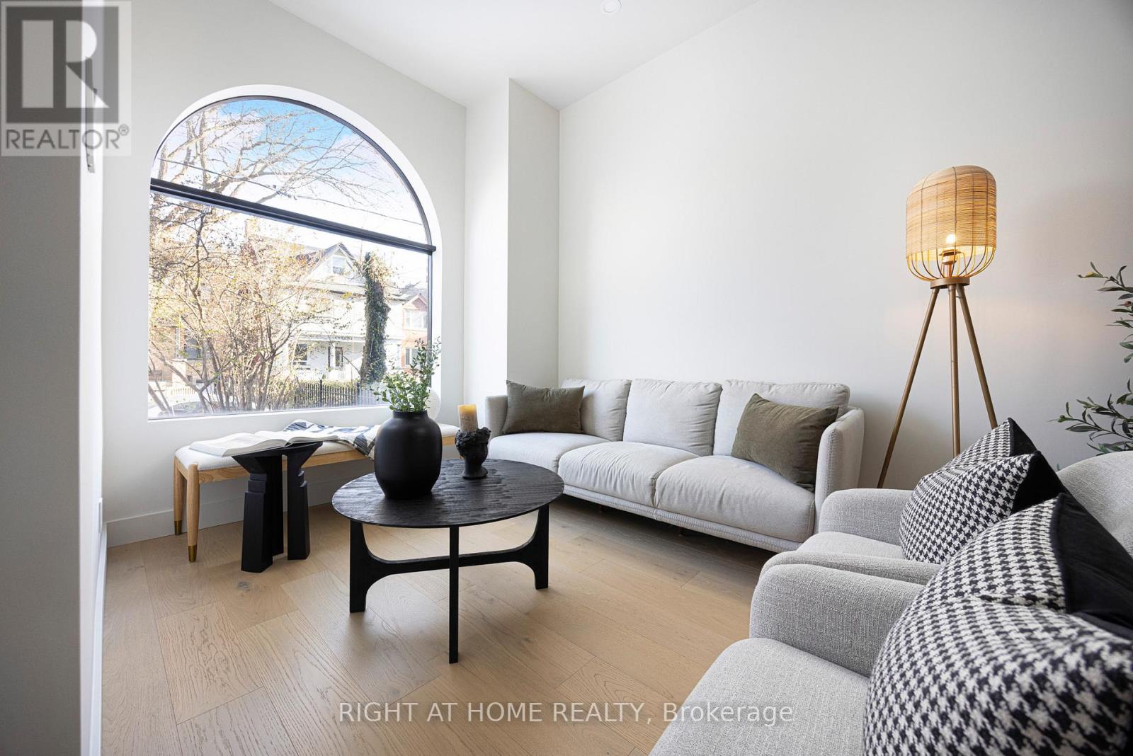 292 Borden Street, Toronto, Ontario  M5S 2N6 - Photo 5 - C12852708