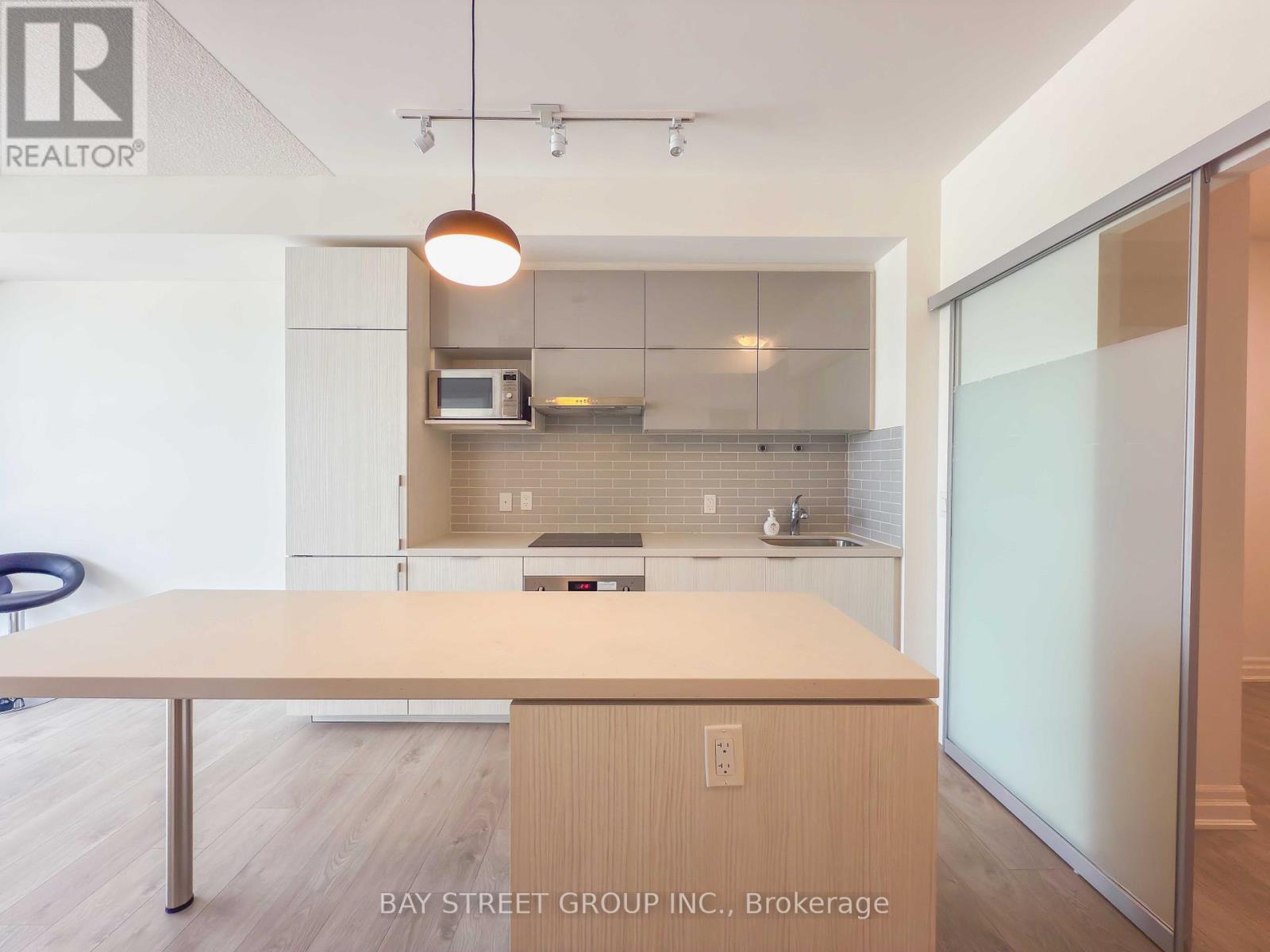 1001b - 8 Rouge Valley Drive W, Markham, Ontario  L6G 0G8 - Photo 11 - N12852672