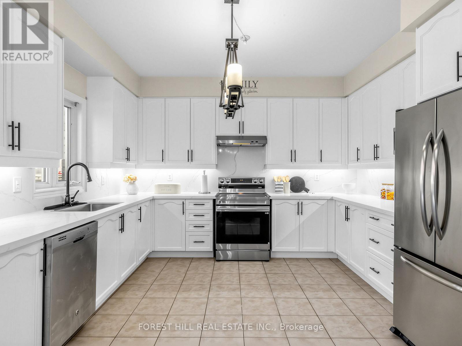 240 Swan Park Road, Markham, Ontario  L6E 0B1 - Photo 16 - N12852688