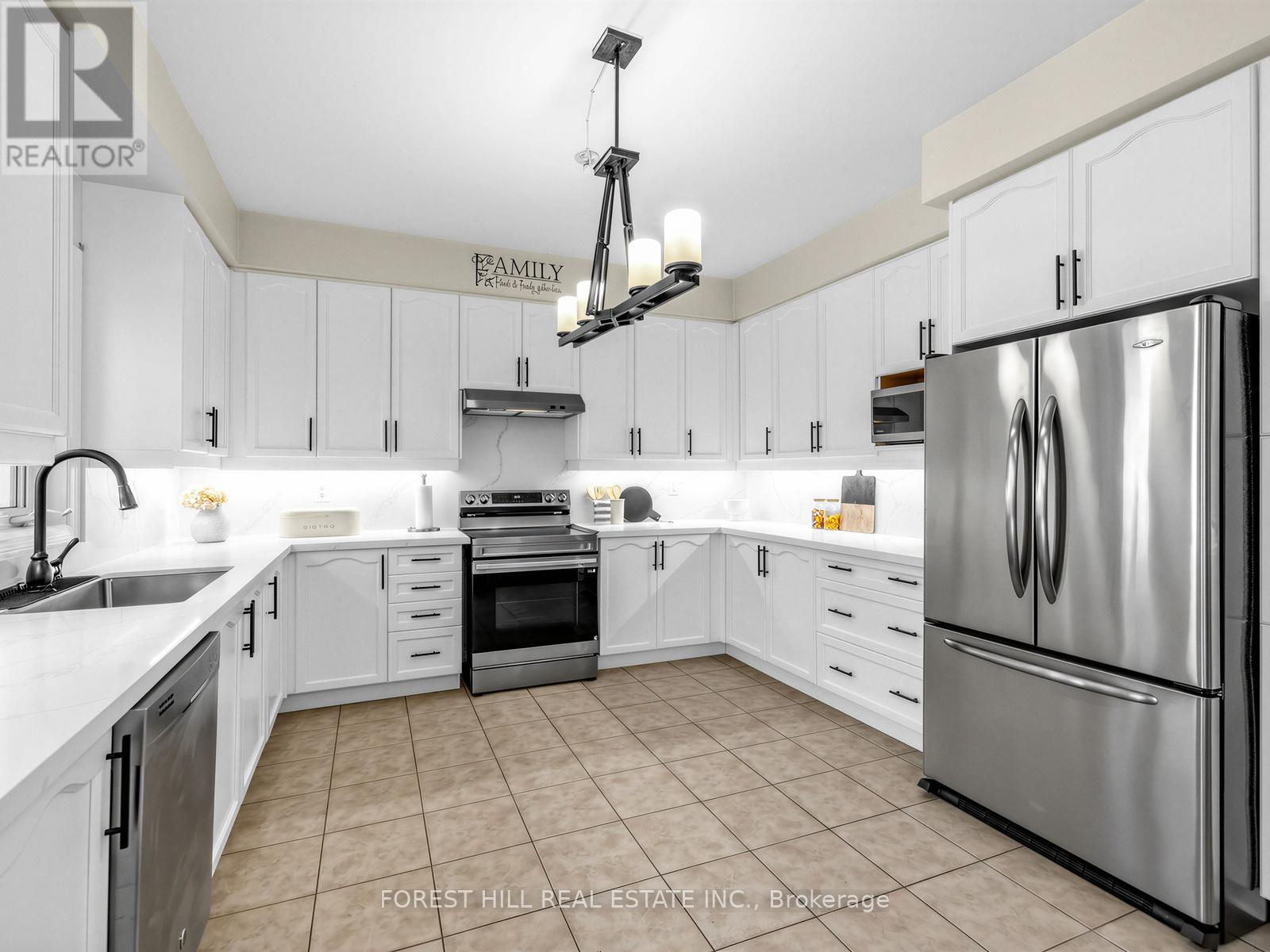 240 Swan Park Road, Markham, Ontario  L6E 0B1 - Photo 18 - N12852688