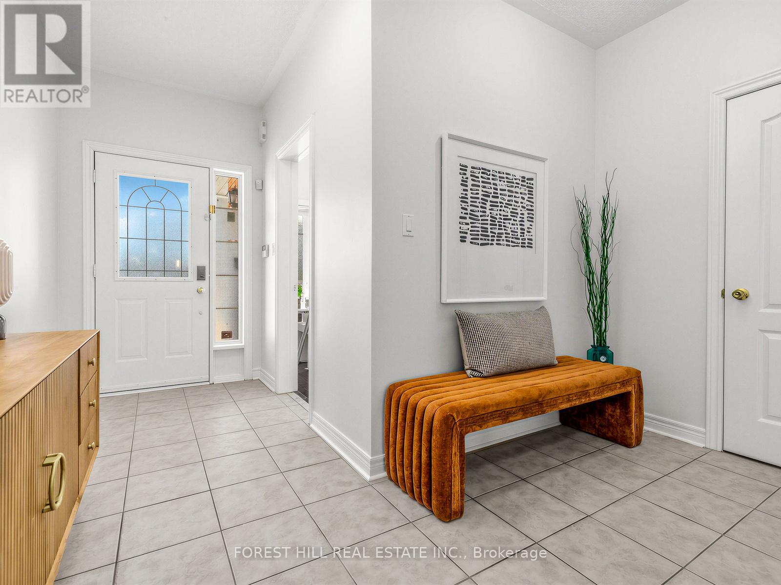 240 Swan Park Road, Markham, Ontario  L6E 0B1 - Photo 4 - N12852688