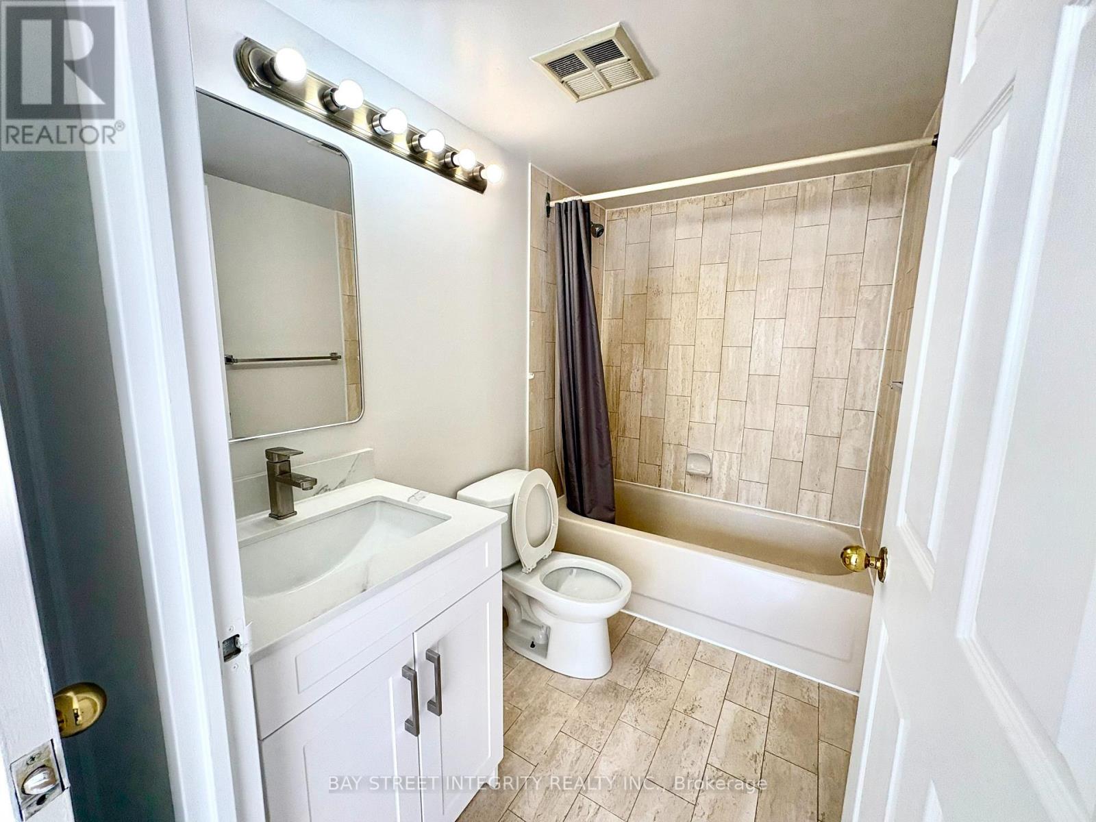 1011 - 265 Enfield Place, Mississauga, Ontario  L5B 3Y7 - Photo 13 - W12852682