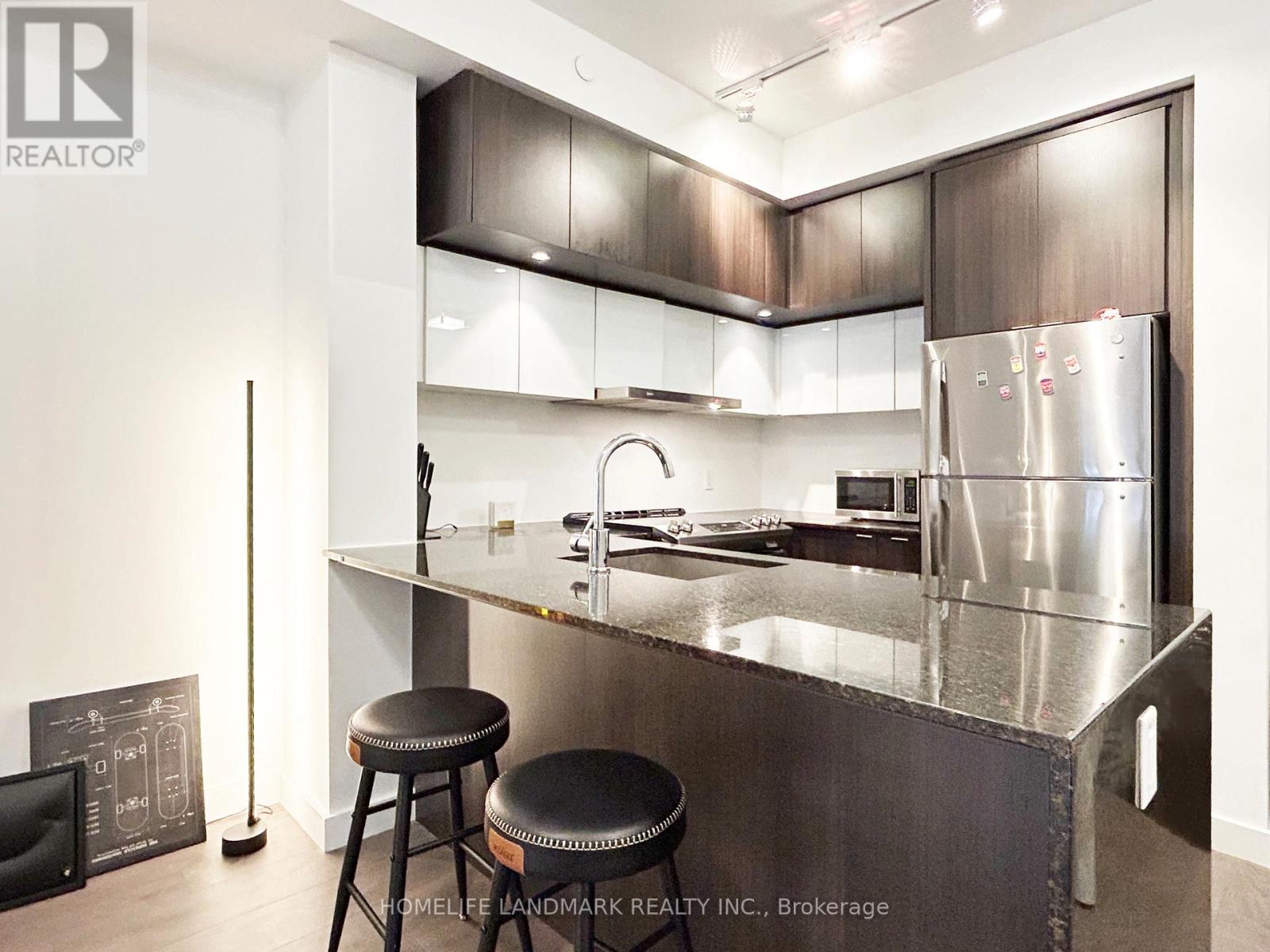 101 - 5005 Harvard Road, Mississauga, Ontario  L5M 0W5 - Photo 6 - W12852704