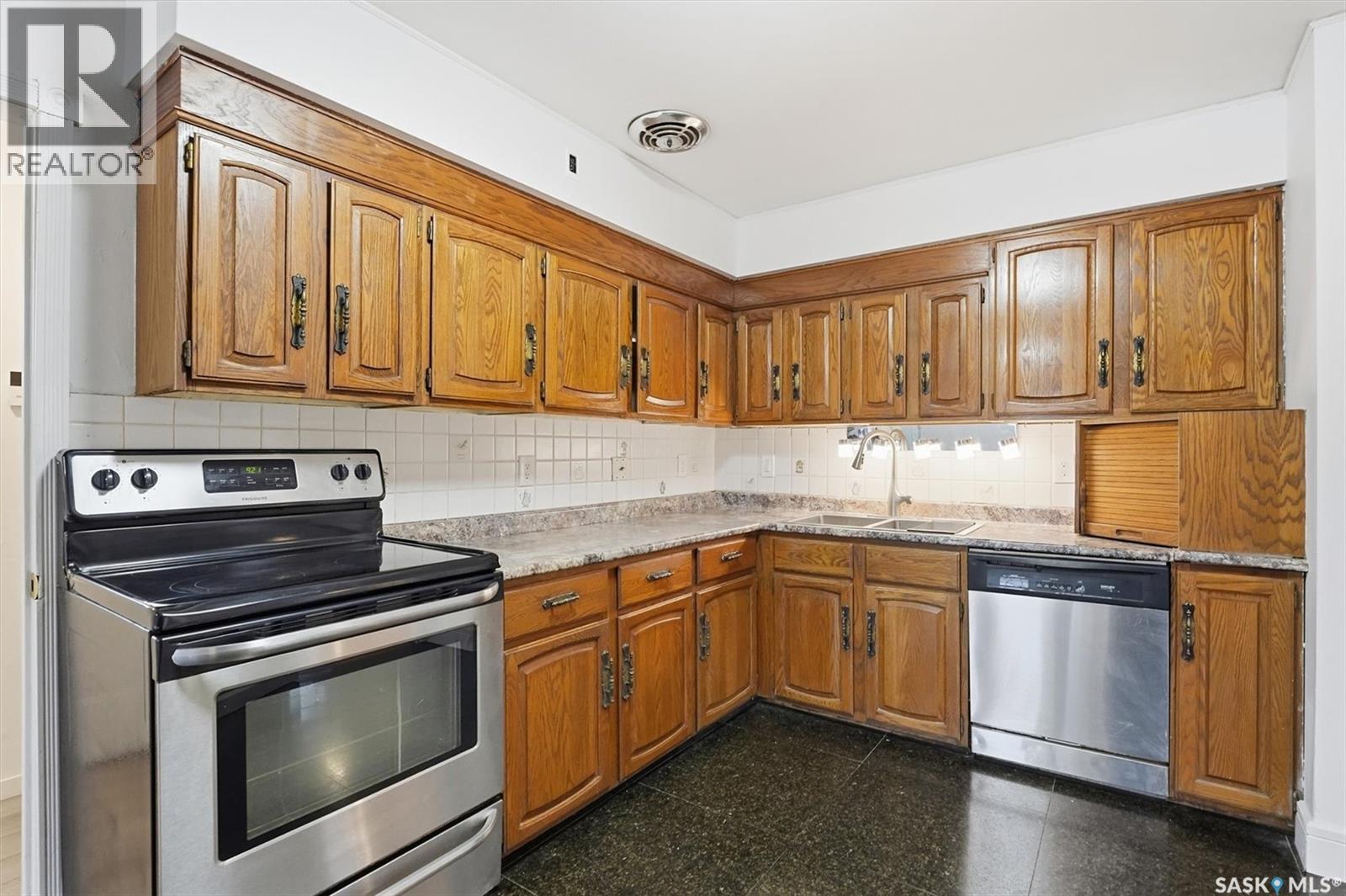 1424 Faulkner Crescent, Saskatoon, Saskatchewan  S7L 3R4 - Photo 7 - SK029854