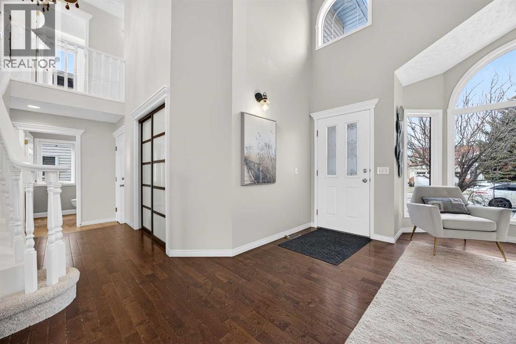 104 Meadowbrook Bay Se, Airdrie, Alberta  T4A 2B3 - Photo 3 - A2287567