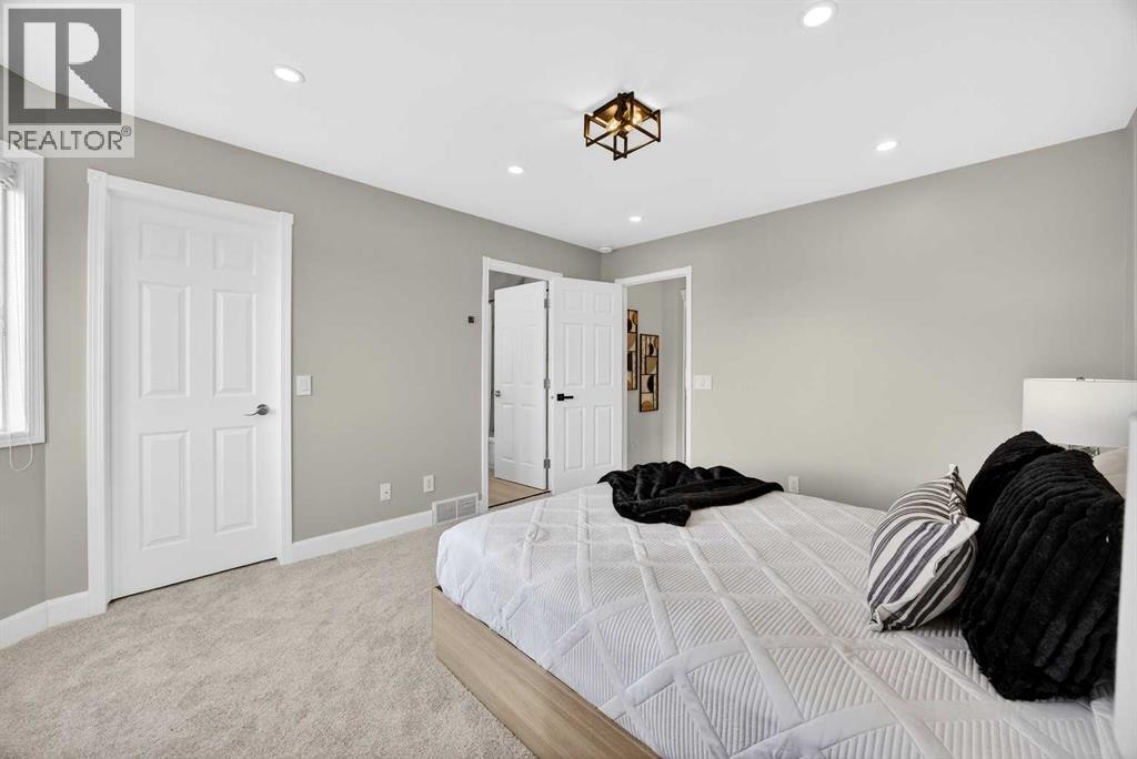 104 Meadowbrook Bay Se, Airdrie, Alberta  T4A 2B3 - Photo 23 - A2287567