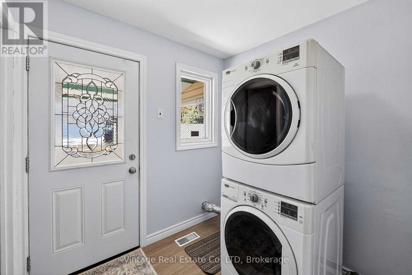 19 Longfellow Avenue, St. Catharines (Haig), Ontario  L2R 6N6 - Photo 12 - X12852736