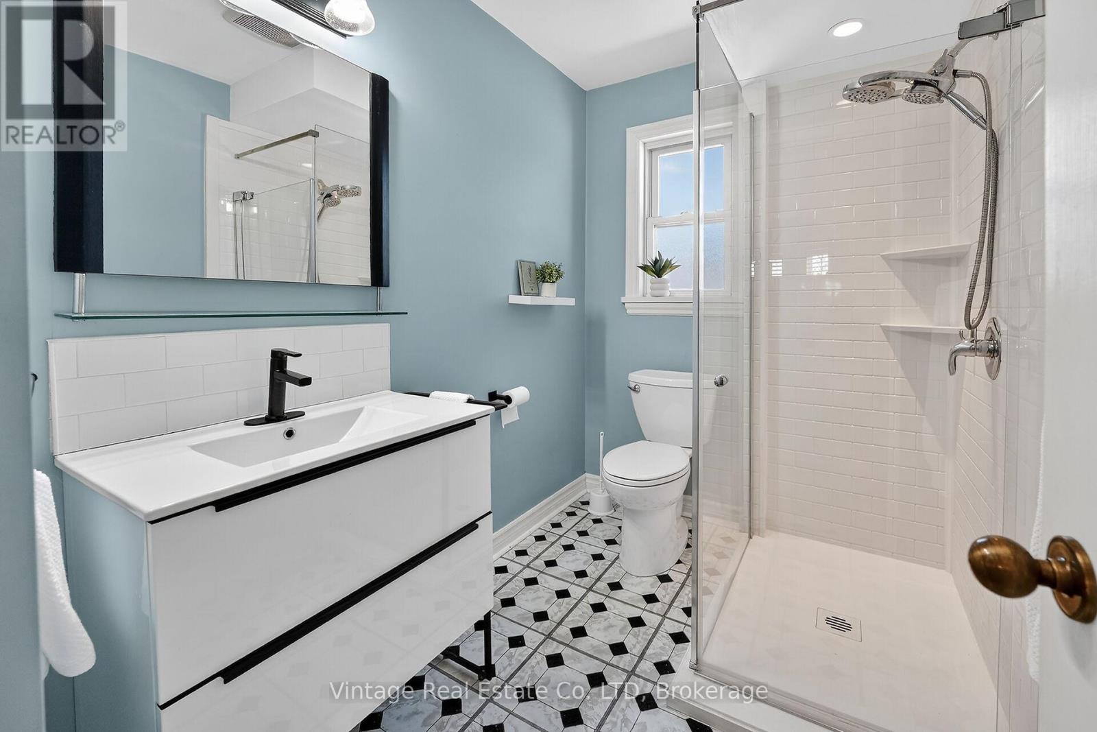 19 Longfellow Avenue, St. Catharines (Haig), Ontario  L2R 6N6 - Photo 14 - X12852736